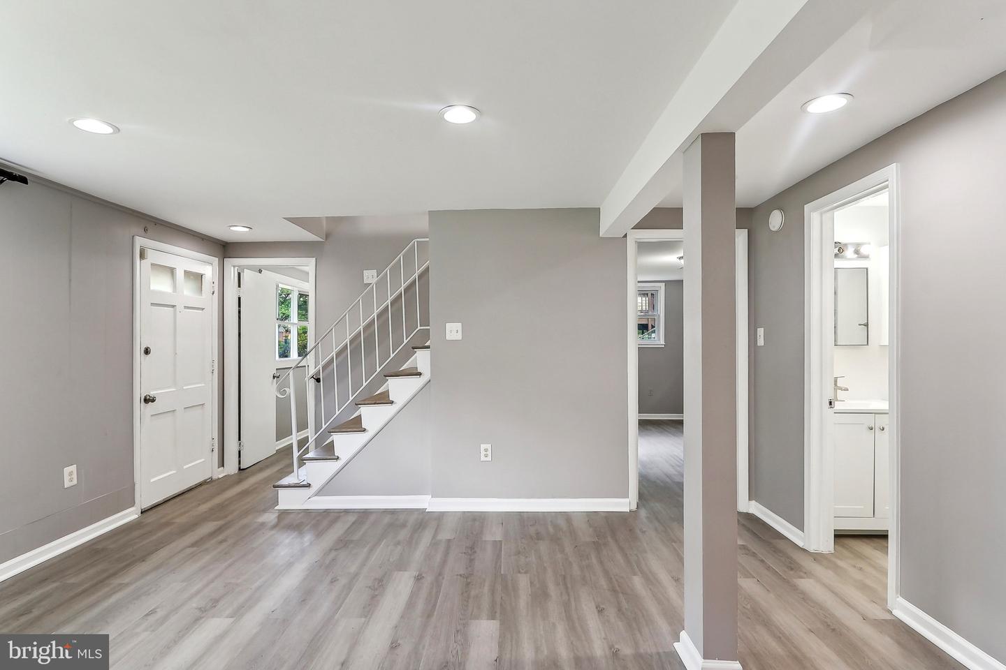 14332 FERNDALE RD, WOODBRIDGE, Virginia 22193, 4 Bedrooms Bedrooms, ,2 BathroomsBathrooms,Residential,For sale,14332 FERNDALE RD,VAPW2094626 MLS # VAPW2094626
