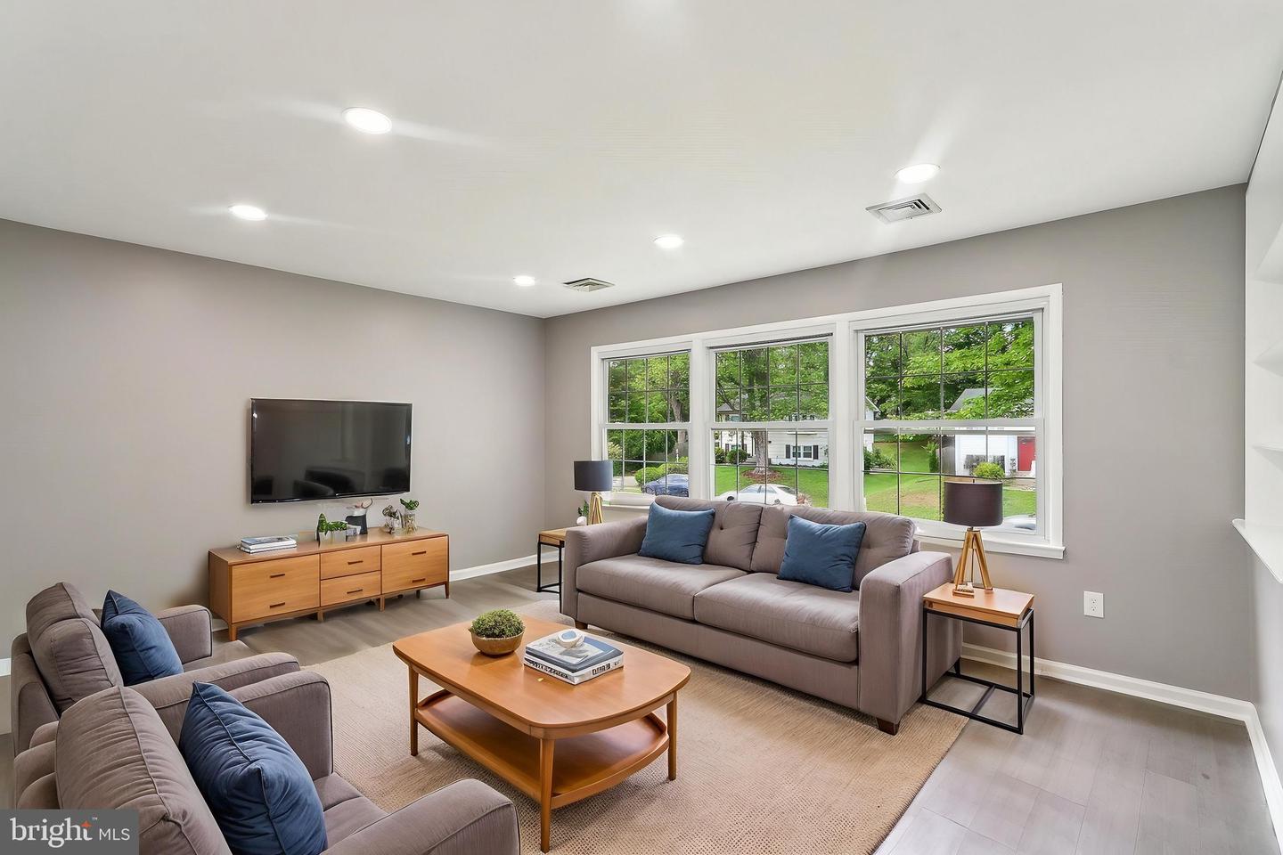 14332 FERNDALE RD, WOODBRIDGE, Virginia 22193, 4 Bedrooms Bedrooms, ,2 BathroomsBathrooms,Residential,For sale,14332 FERNDALE RD,VAPW2094626 MLS # VAPW2094626