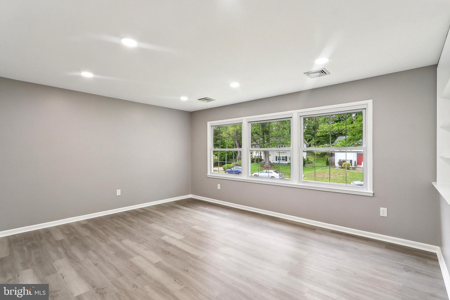 14332 FERNDALE RD, WOODBRIDGE, Virginia 22193, 4 Bedrooms Bedrooms, ,2 BathroomsBathrooms,Residential,For sale,14332 FERNDALE RD,VAPW2094626 MLS # VAPW2094626