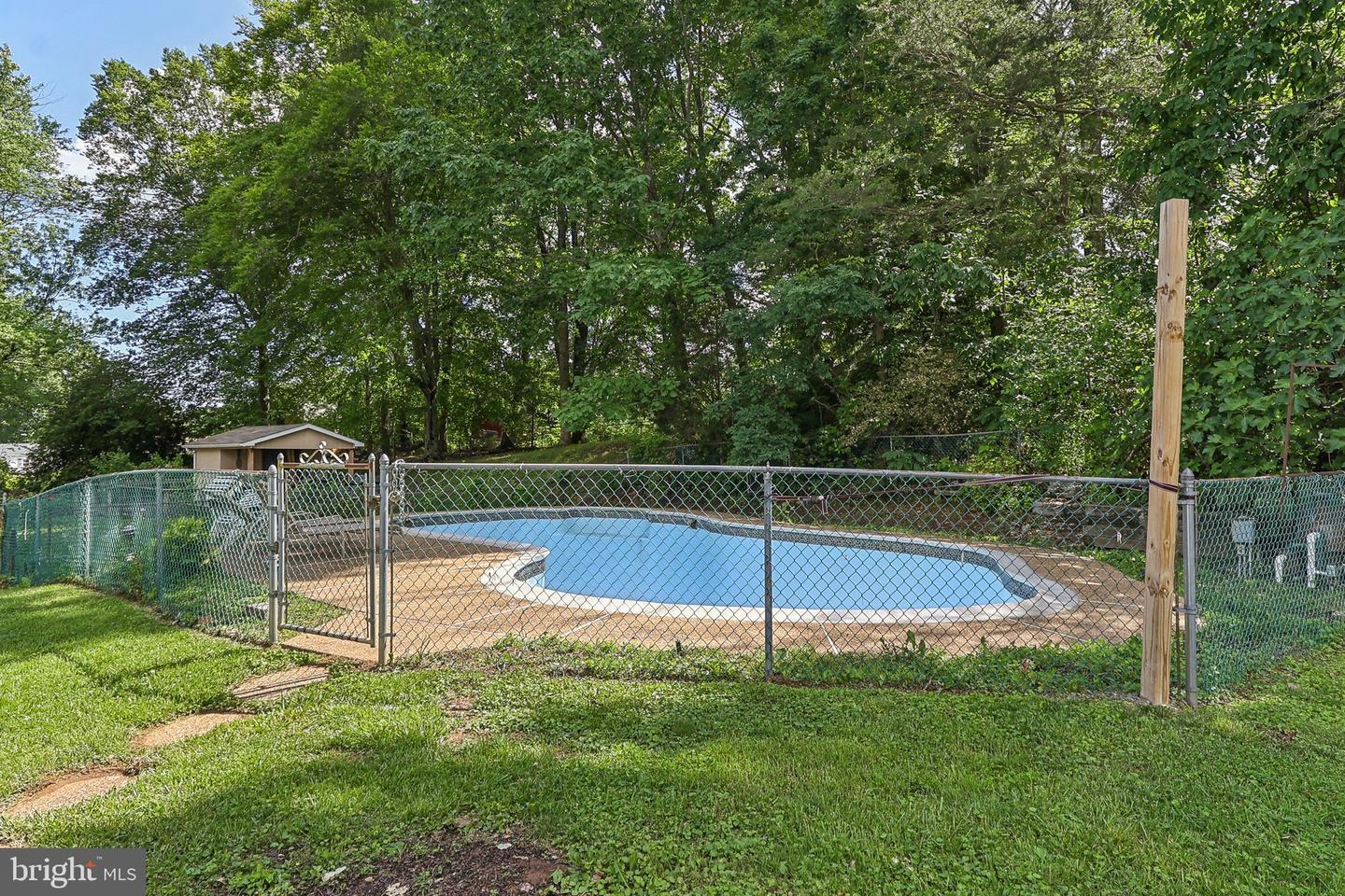 14332 FERNDALE RD, WOODBRIDGE, Virginia 22193, 4 Bedrooms Bedrooms, ,2 BathroomsBathrooms,Residential,For sale,14332 FERNDALE RD,VAPW2094626 MLS # VAPW2094626