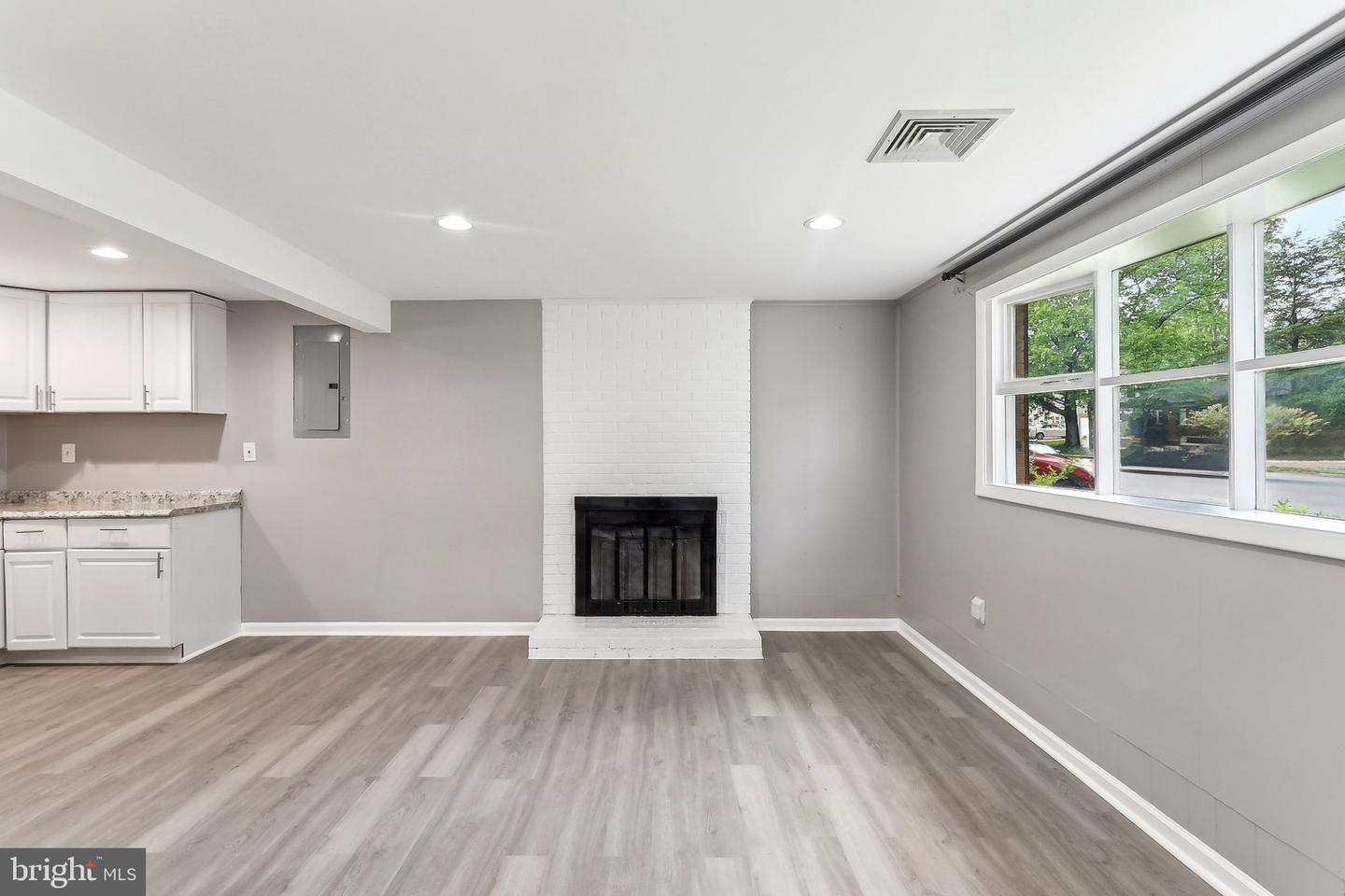 14332 FERNDALE RD, WOODBRIDGE, Virginia 22193, 4 Bedrooms Bedrooms, ,2 BathroomsBathrooms,Residential,For sale,14332 FERNDALE RD,VAPW2094626 MLS # VAPW2094626