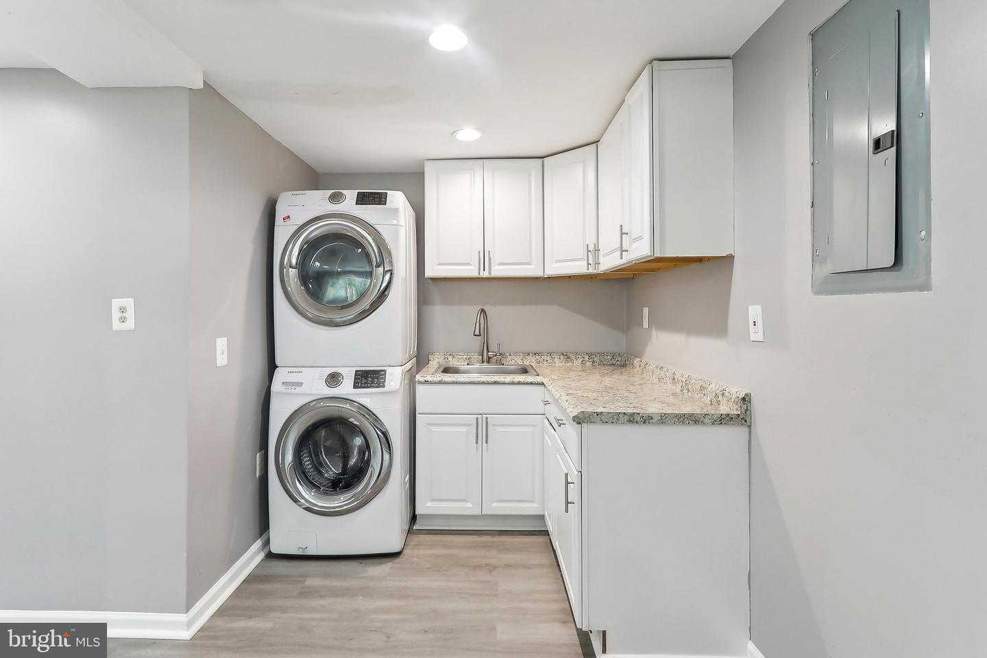 14332 FERNDALE RD, WOODBRIDGE, Virginia 22193, 4 Bedrooms Bedrooms, ,2 BathroomsBathrooms,Residential,For sale,14332 FERNDALE RD,VAPW2094626 MLS # VAPW2094626