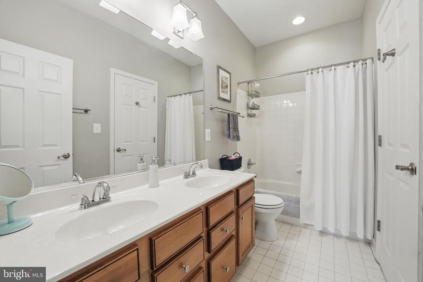 5923 EMBRY SPRING LN, ALEXANDRIA, Virginia 22315, 4 Bedrooms Bedrooms, ,3 BathroomsBathrooms,Residential,For sale,5923 EMBRY SPRING LN,VAFX2240836 MLS # VAFX2240836