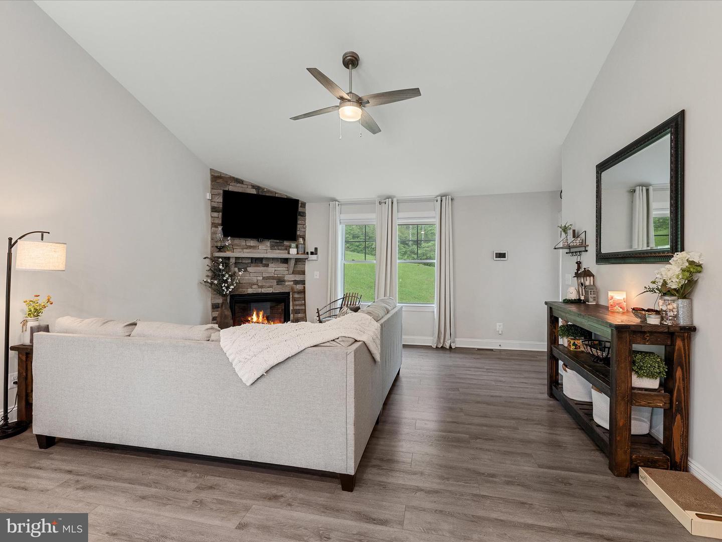 1400 HIGH TOP RD, LINDEN, Virginia 22642, 3 Bedrooms Bedrooms, ,2 BathroomsBathrooms,Residential,For sale,1400 HIGH TOP RD,VAWR2011162 MLS # VAWR2011162