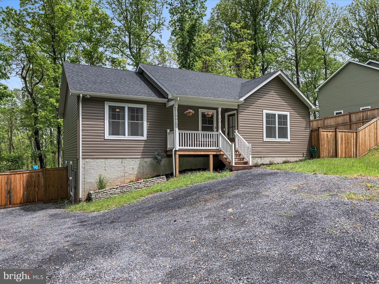 1400 HIGH TOP RD, LINDEN, Virginia 22642, 3 Bedrooms Bedrooms, ,2 BathroomsBathrooms,Residential,For sale,1400 HIGH TOP RD,VAWR2011162 MLS # VAWR2011162