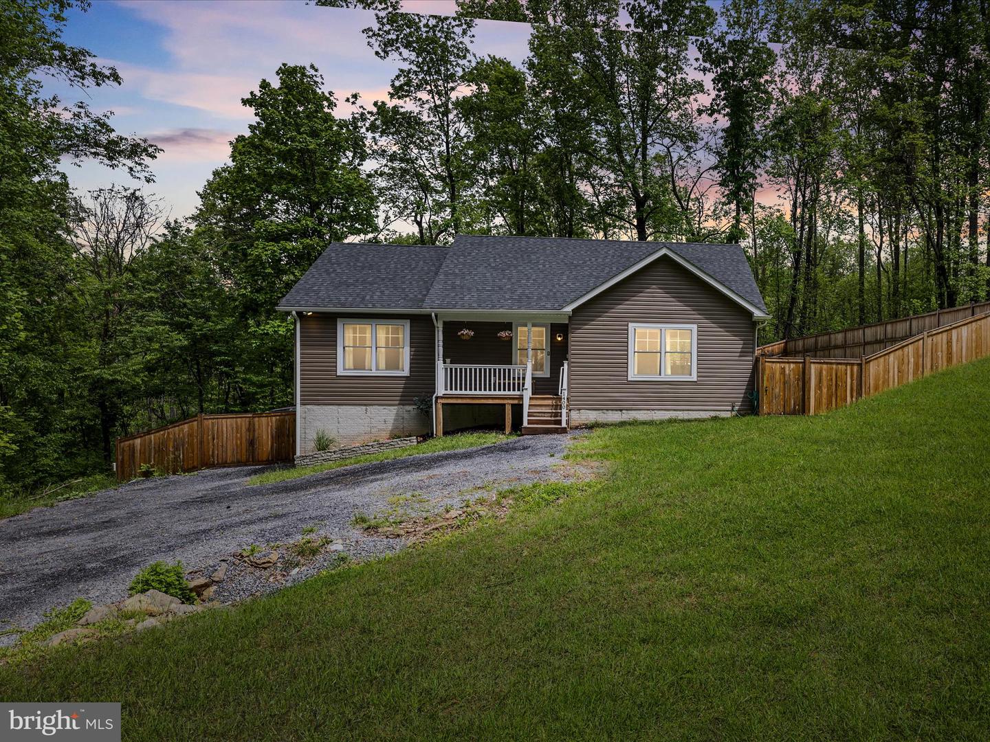 1400 HIGH TOP RD, LINDEN, Virginia 22642, 3 Bedrooms Bedrooms, ,2 BathroomsBathrooms,Residential,For sale,1400 HIGH TOP RD,VAWR2011162 MLS # VAWR2011162