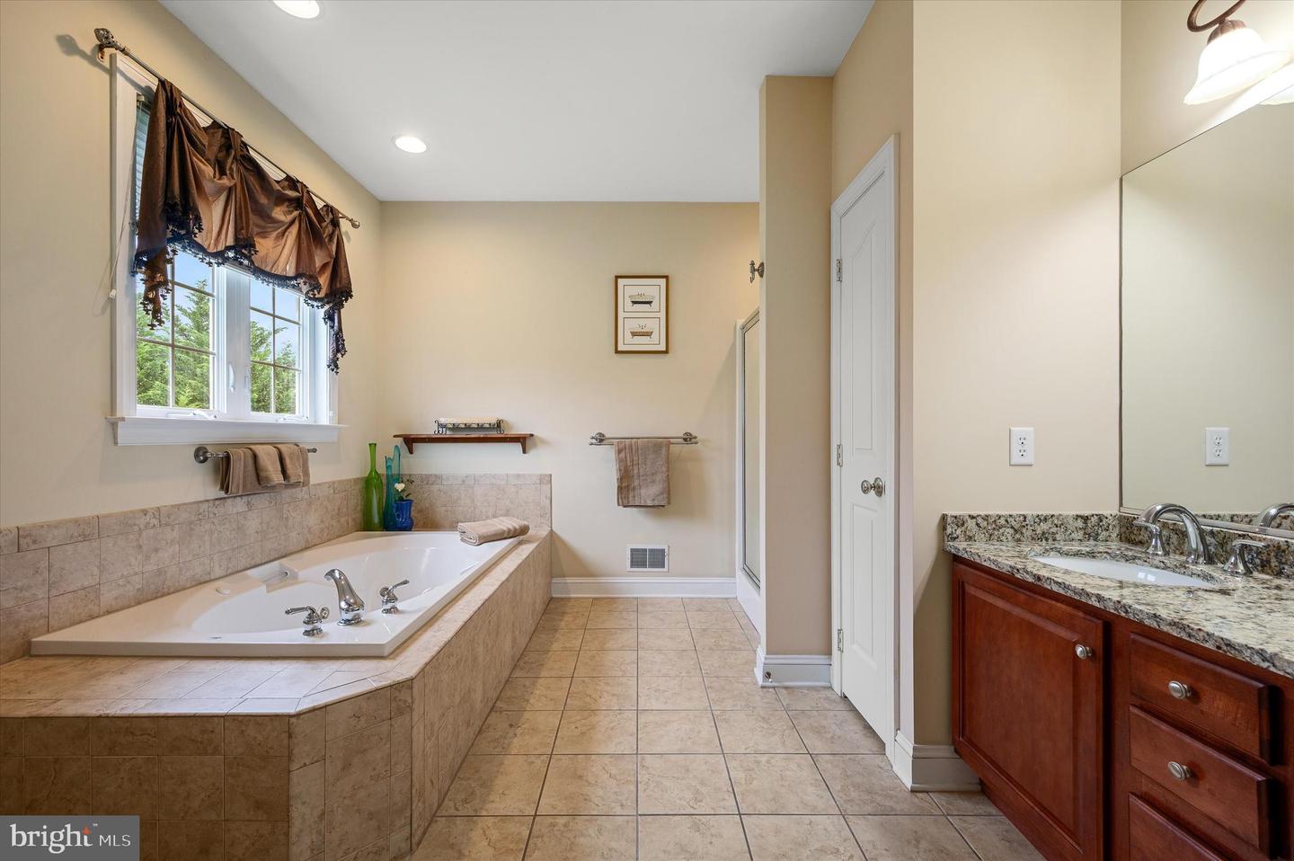 102 CAMARUGE CT, STEPHENS CITY, Virginia 22655, 4 Bedrooms Bedrooms, ,4 BathroomsBathrooms,Residential,For sale,102 CAMARUGE CT,VAFV2034134 MLS # VAFV2034134