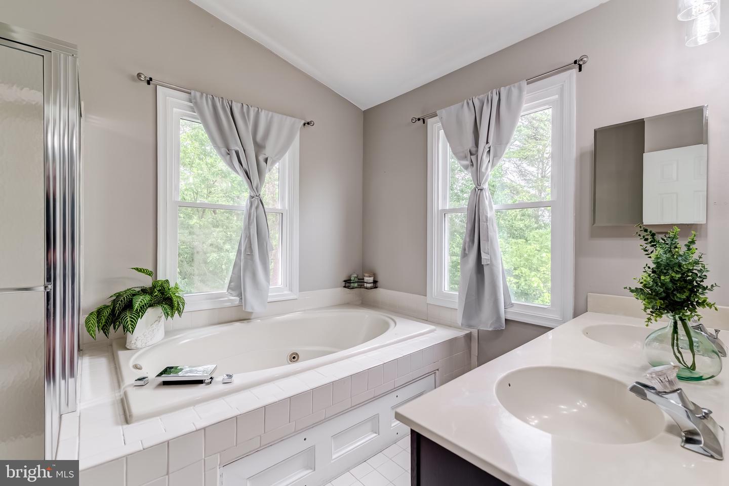 12202 DERRIFORD CT, WOODBRIDGE, Virginia 22192, 3 Bedrooms Bedrooms, ,2 BathroomsBathrooms,Residential,For sale,12202 DERRIFORD CT,VAPW2094678 MLS # VAPW2094678