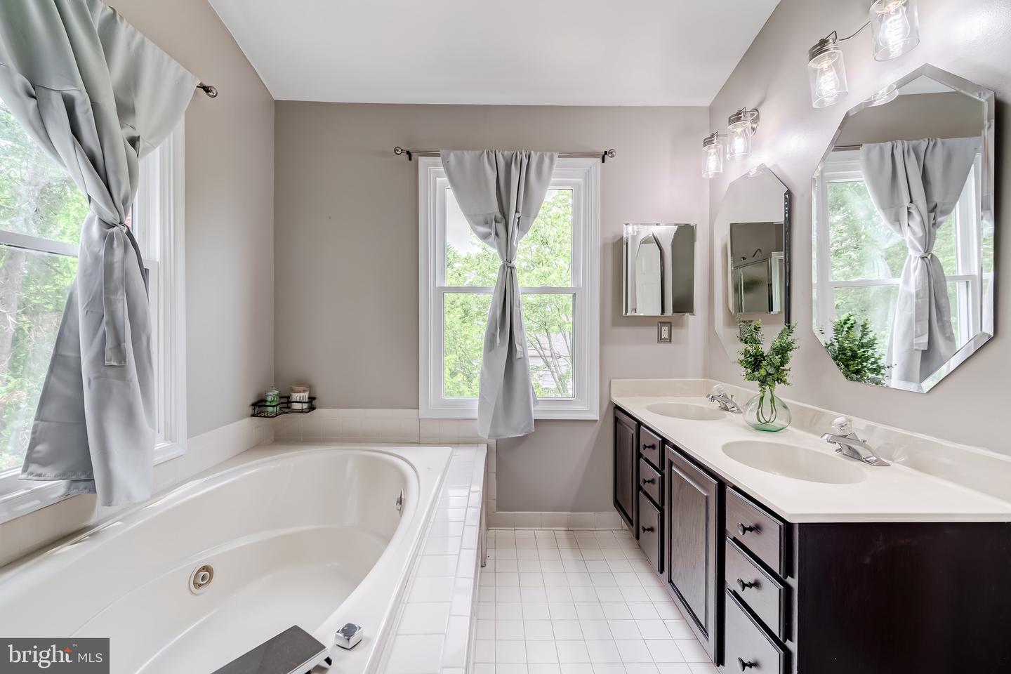 12202 DERRIFORD CT, WOODBRIDGE, Virginia 22192, 3 Bedrooms Bedrooms, ,2 BathroomsBathrooms,Residential,For sale,12202 DERRIFORD CT,VAPW2094678 MLS # VAPW2094678