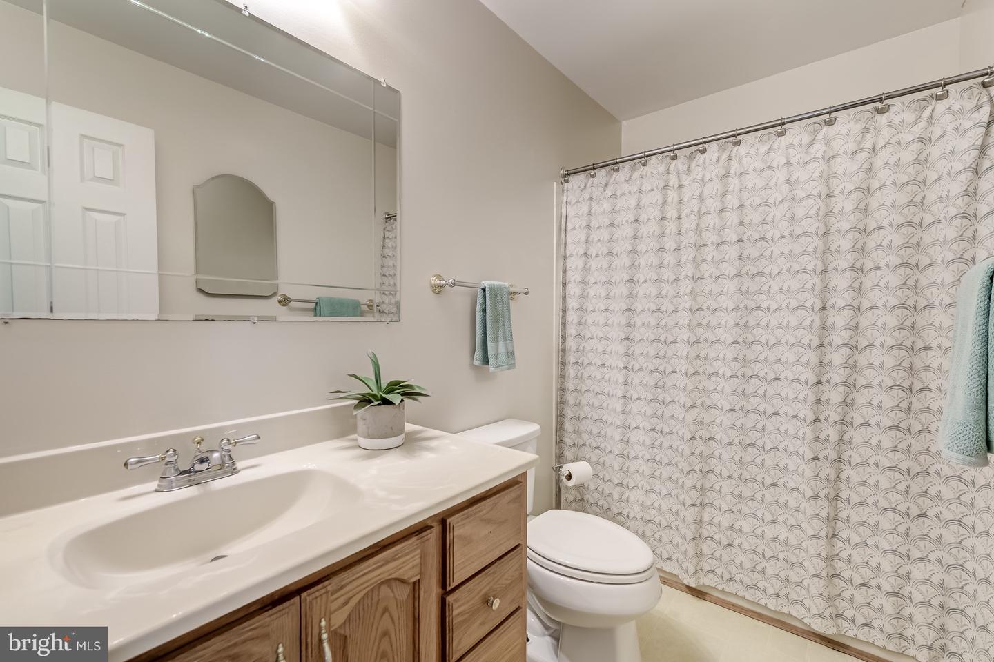 12202 DERRIFORD CT, WOODBRIDGE, Virginia 22192, 3 Bedrooms Bedrooms, ,2 BathroomsBathrooms,Residential,For sale,12202 DERRIFORD CT,VAPW2094678 MLS # VAPW2094678