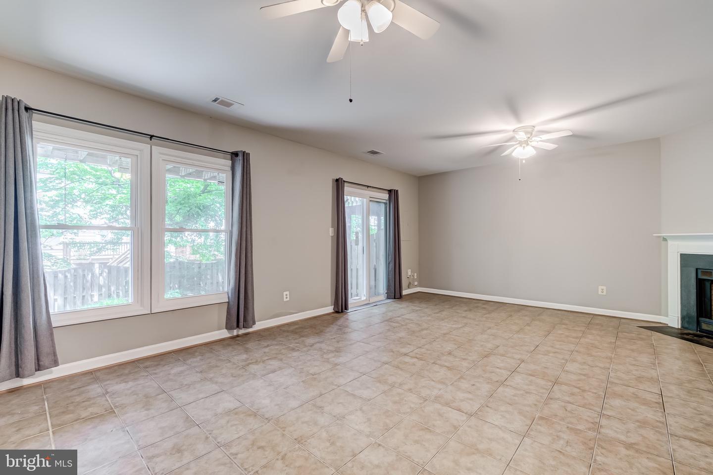 12202 DERRIFORD CT, WOODBRIDGE, Virginia 22192, 3 Bedrooms Bedrooms, ,2 BathroomsBathrooms,Residential,For sale,12202 DERRIFORD CT,VAPW2094678 MLS # VAPW2094678