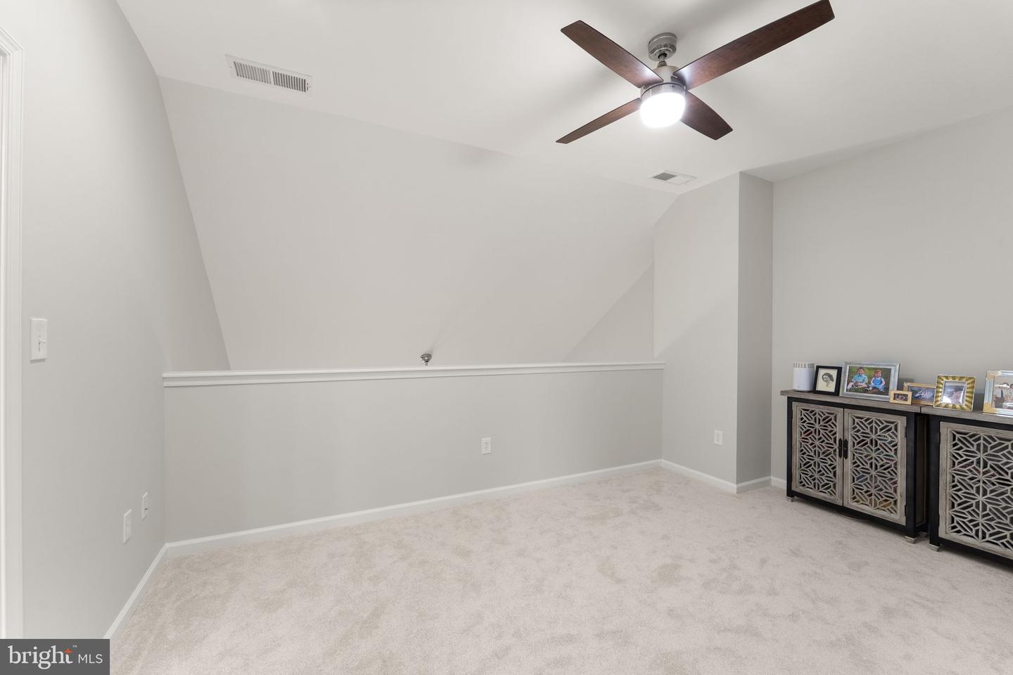 44360 OAKMONT MANOR SQ, ASHBURN, Virginia 20147, 2 Bedrooms Bedrooms, ,2 BathroomsBathrooms,Residential,For sale,44360 OAKMONT MANOR SQ,VALO2096650 MLS # VALO2096650