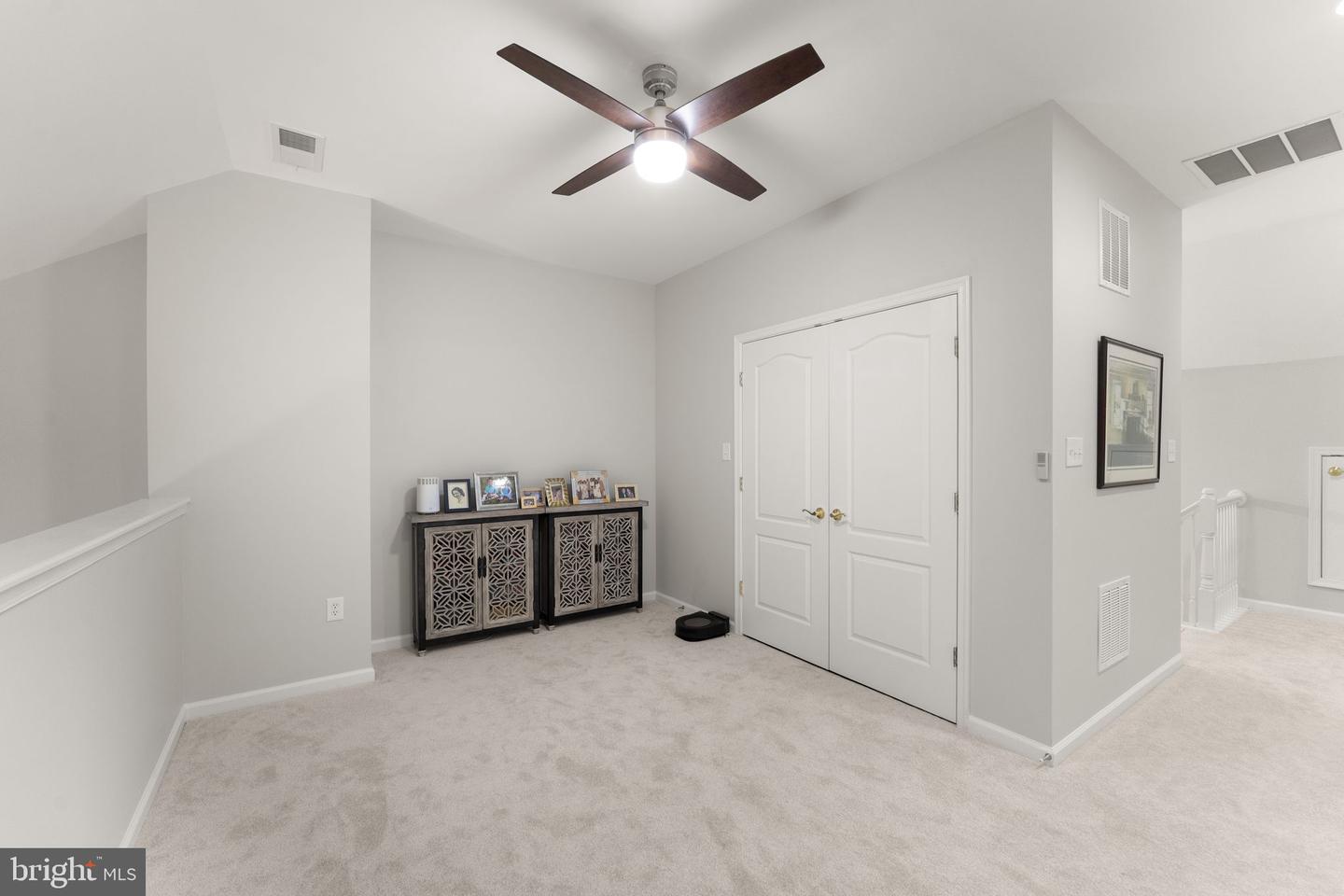 44360 OAKMONT MANOR SQ, ASHBURN, Virginia 20147, 2 Bedrooms Bedrooms, ,2 BathroomsBathrooms,Residential,For sale,44360 OAKMONT MANOR SQ,VALO2096650 MLS # VALO2096650