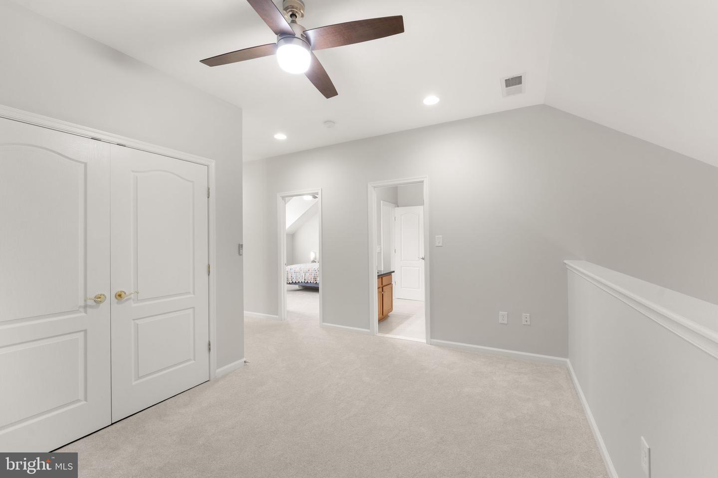 44360 OAKMONT MANOR SQ, ASHBURN, Virginia 20147, 2 Bedrooms Bedrooms, ,2 BathroomsBathrooms,Residential,For sale,44360 OAKMONT MANOR SQ,VALO2096650 MLS # VALO2096650