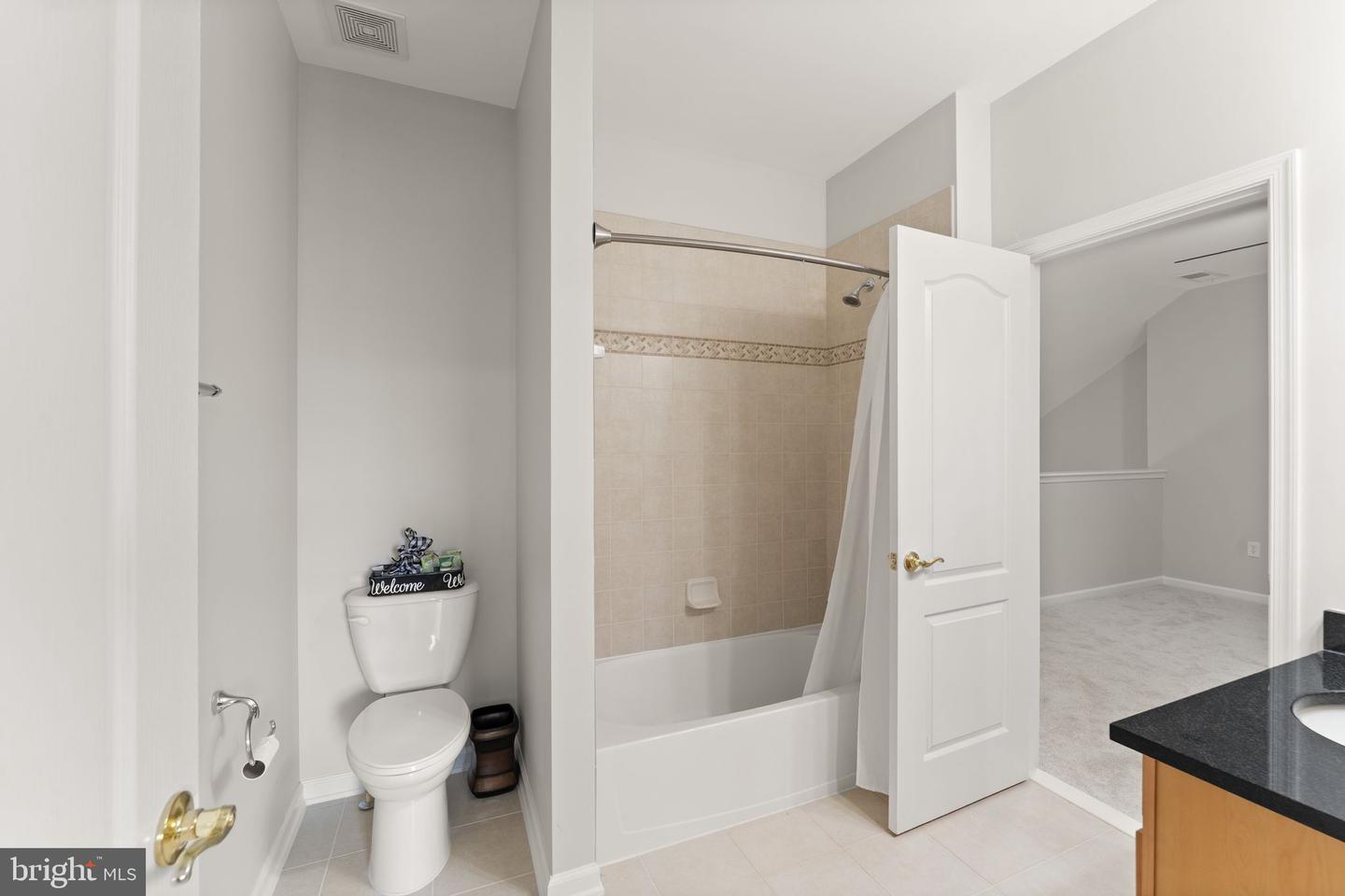 44360 OAKMONT MANOR SQ, ASHBURN, Virginia 20147, 2 Bedrooms Bedrooms, ,2 BathroomsBathrooms,Residential,For sale,44360 OAKMONT MANOR SQ,VALO2096650 MLS # VALO2096650