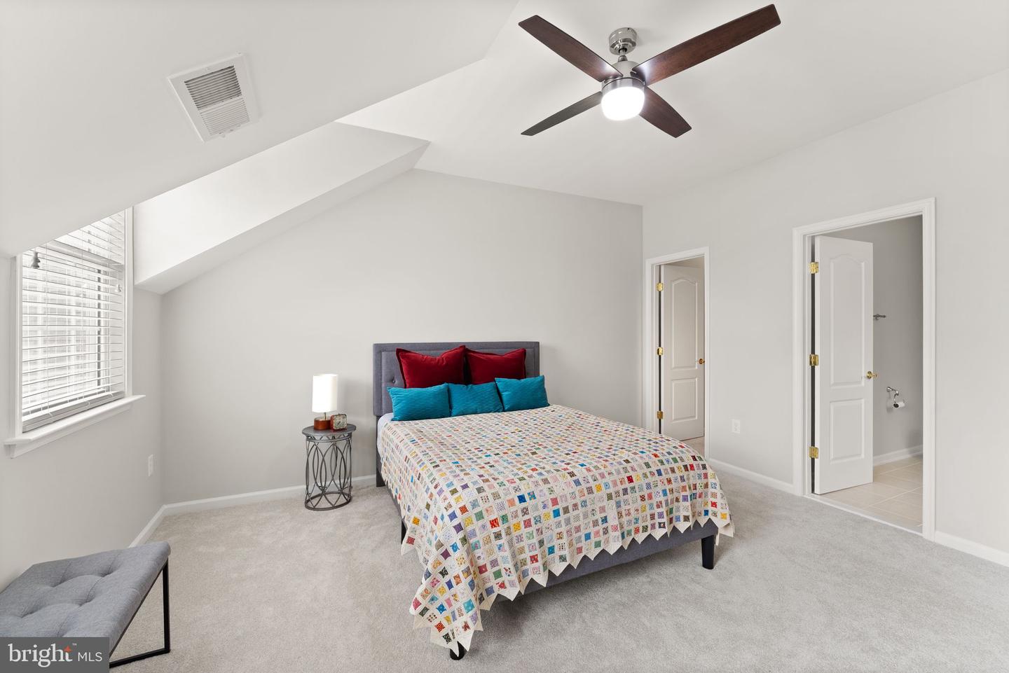 44360 OAKMONT MANOR SQ, ASHBURN, Virginia 20147, 2 Bedrooms Bedrooms, ,2 BathroomsBathrooms,Residential,For sale,44360 OAKMONT MANOR SQ,VALO2096650 MLS # VALO2096650