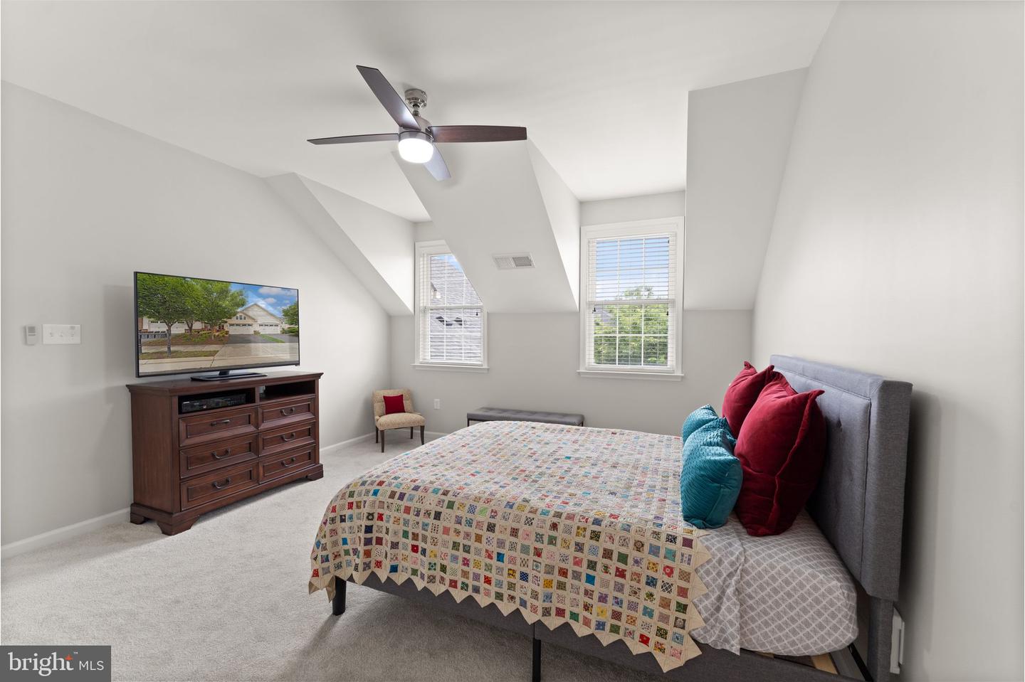44360 OAKMONT MANOR SQ, ASHBURN, Virginia 20147, 2 Bedrooms Bedrooms, ,2 BathroomsBathrooms,Residential,For sale,44360 OAKMONT MANOR SQ,VALO2096650 MLS # VALO2096650