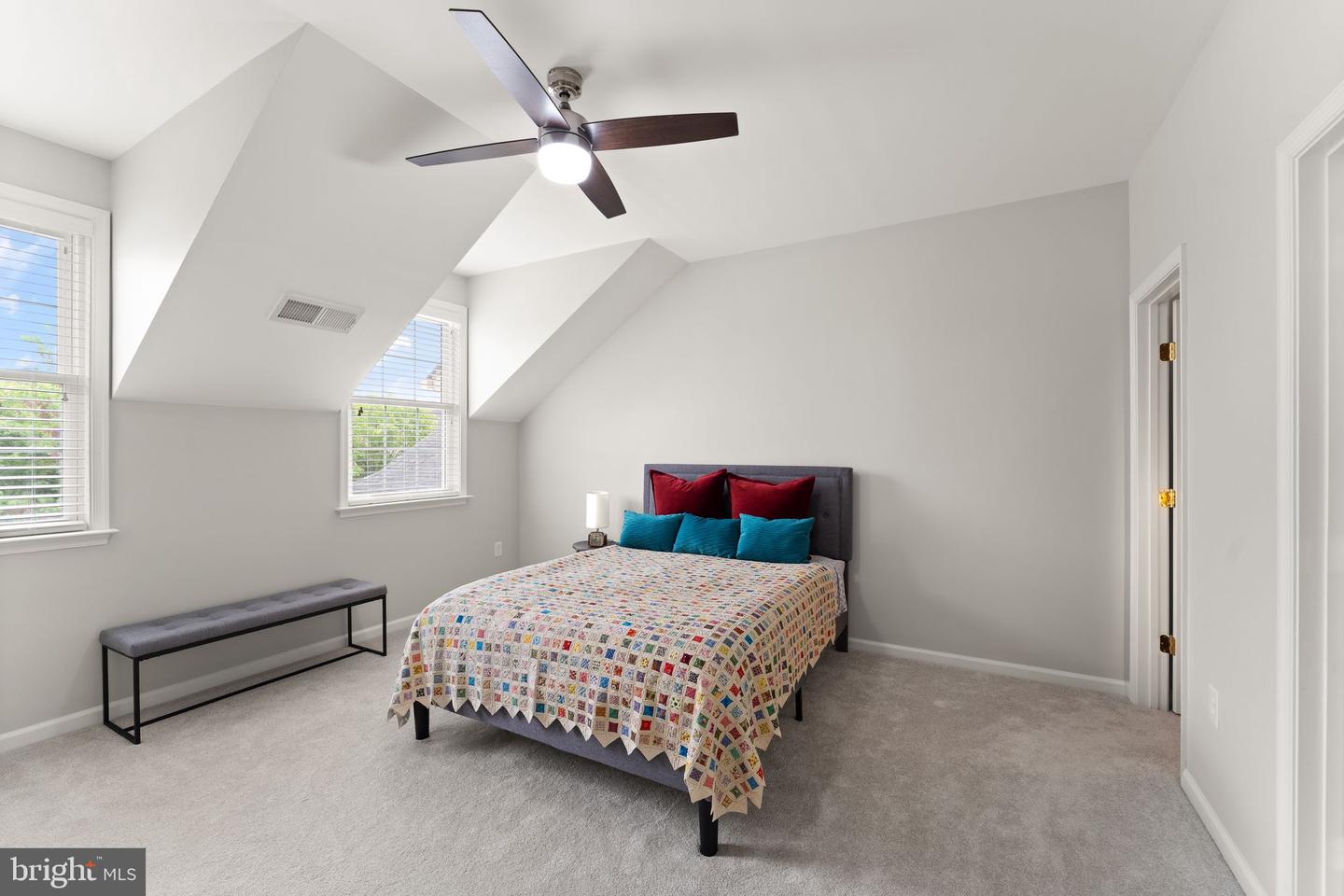 44360 OAKMONT MANOR SQ, ASHBURN, Virginia 20147, 2 Bedrooms Bedrooms, ,2 BathroomsBathrooms,Residential,For sale,44360 OAKMONT MANOR SQ,VALO2096650 MLS # VALO2096650