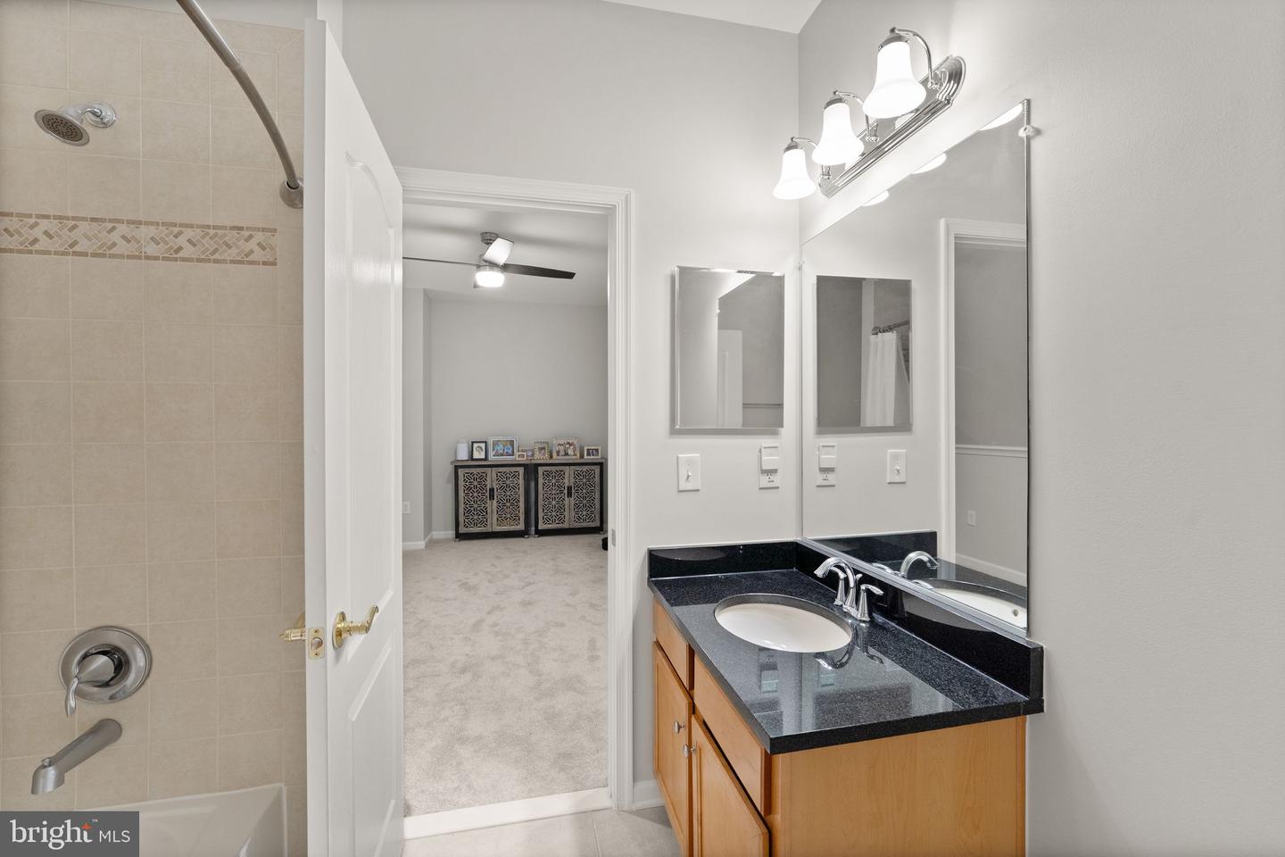 44360 OAKMONT MANOR SQ, ASHBURN, Virginia 20147, 2 Bedrooms Bedrooms, ,2 BathroomsBathrooms,Residential,For sale,44360 OAKMONT MANOR SQ,VALO2096650 MLS # VALO2096650