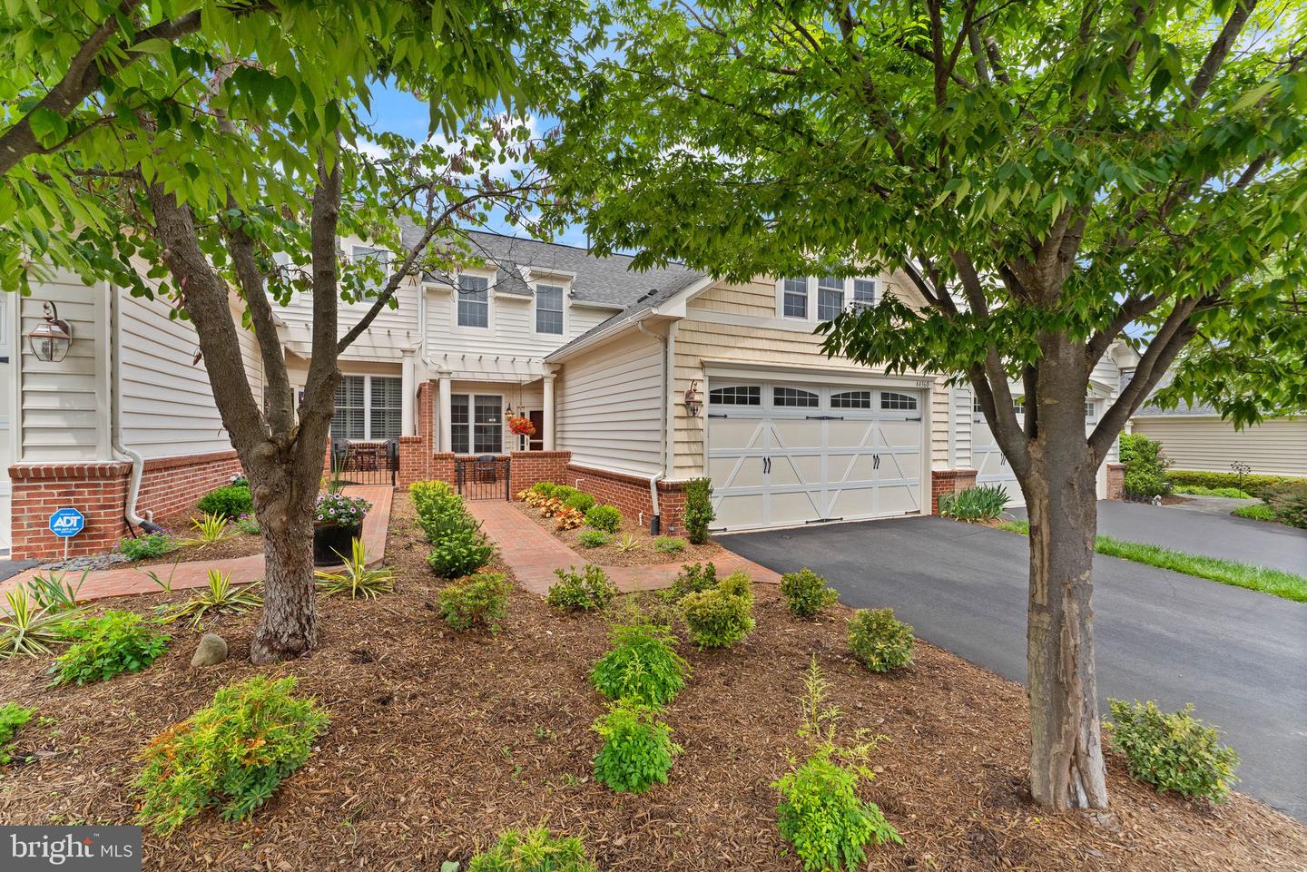 44360 OAKMONT MANOR SQ, ASHBURN, Virginia 20147, 2 Bedrooms Bedrooms, ,2 BathroomsBathrooms,Residential,For sale,44360 OAKMONT MANOR SQ,VALO2096650 MLS # VALO2096650