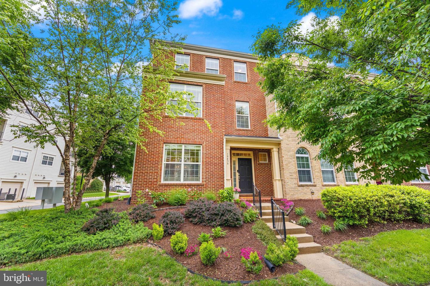 19436 COPPERMINE SQ, LEESBURG, Virginia 20176, 5 Bedrooms Bedrooms, ,4 BathroomsBathrooms,Residential,For sale,19436 COPPERMINE SQ,VALO2096680 MLS # VALO2096680