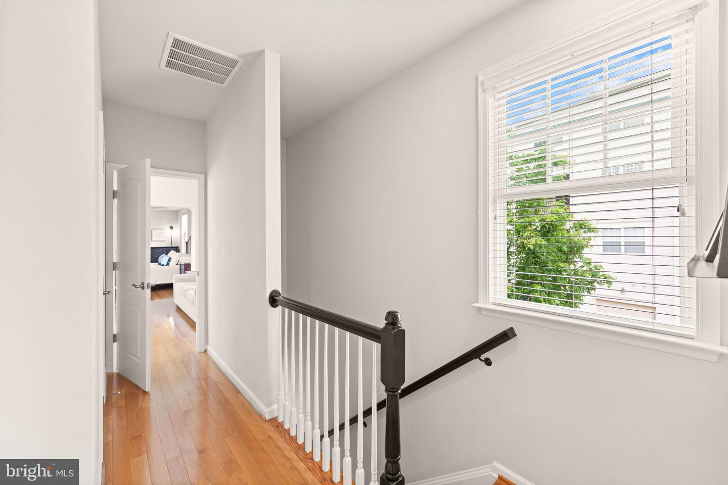 19436 COPPERMINE SQ, LEESBURG, Virginia 20176, 5 Bedrooms Bedrooms, ,4 BathroomsBathrooms,Residential,For sale,19436 COPPERMINE SQ,VALO2096680 MLS # VALO2096680