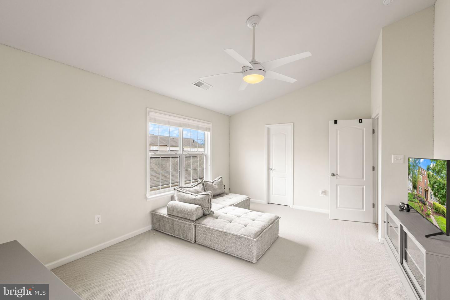 19436 COPPERMINE SQ, LEESBURG, Virginia 20176, 5 Bedrooms Bedrooms, ,4 BathroomsBathrooms,Residential,For sale,19436 COPPERMINE SQ,VALO2096680 MLS # VALO2096680