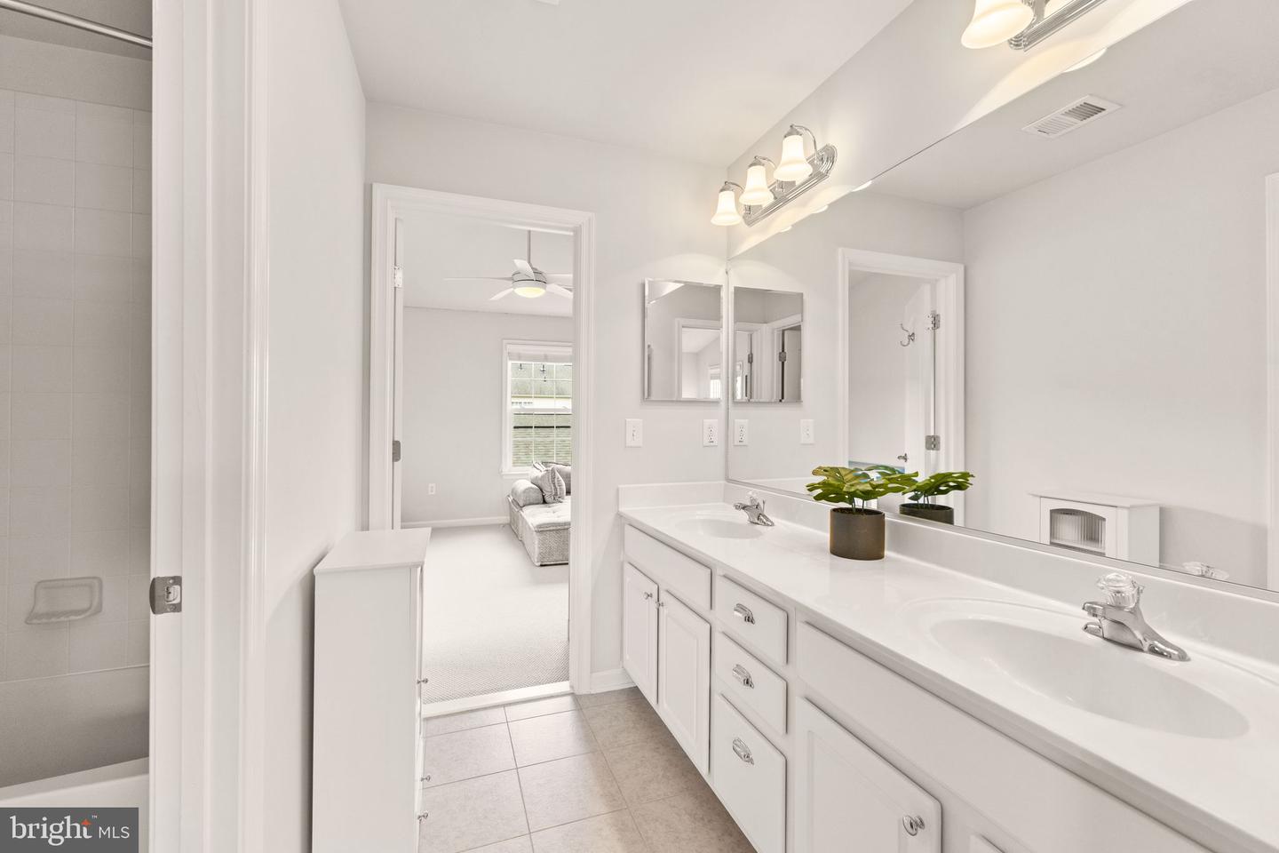 19436 COPPERMINE SQ, LEESBURG, Virginia 20176, 5 Bedrooms Bedrooms, ,4 BathroomsBathrooms,Residential,For sale,19436 COPPERMINE SQ,VALO2096680 MLS # VALO2096680