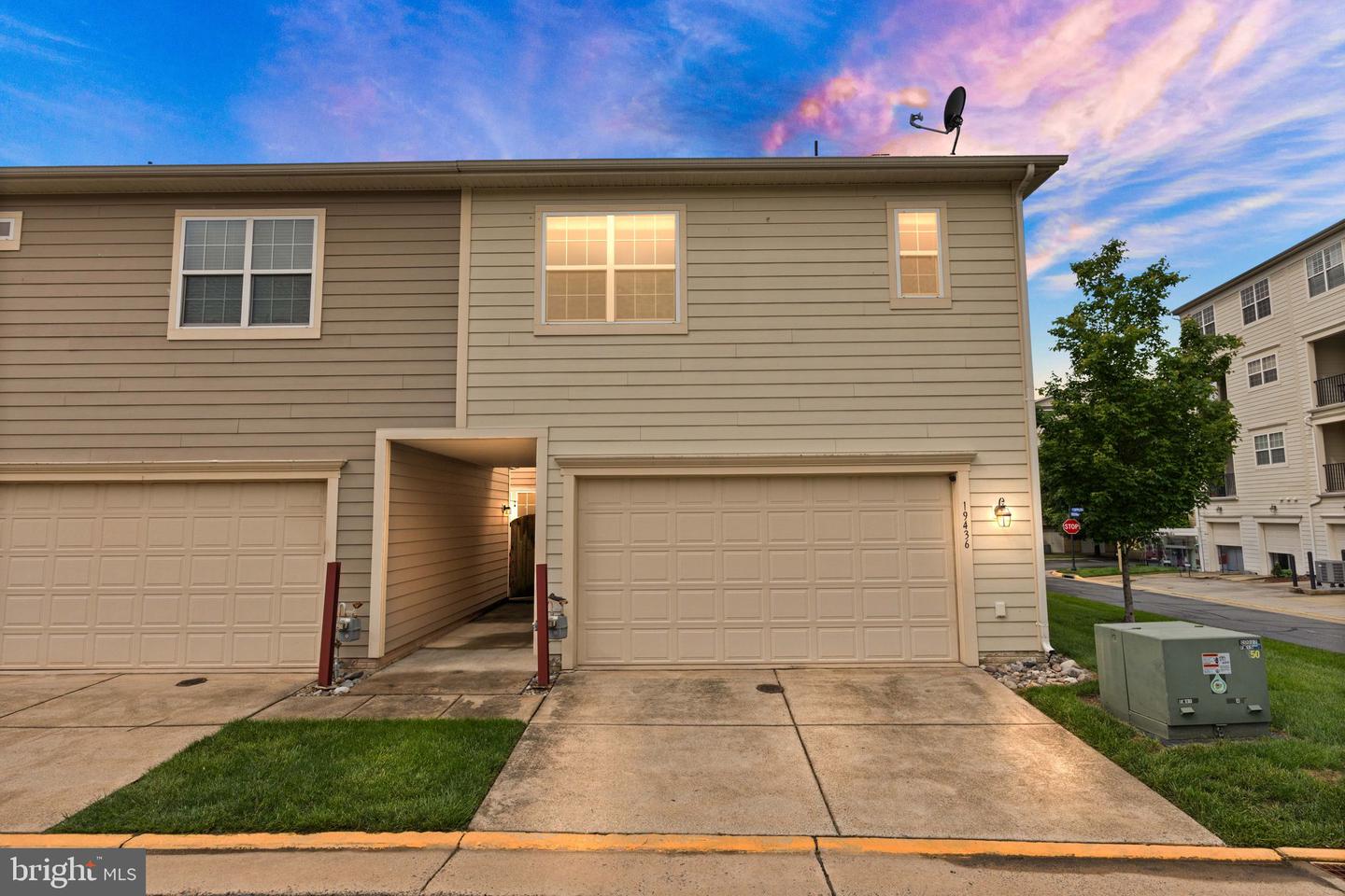19436 COPPERMINE SQ, LEESBURG, Virginia 20176, 5 Bedrooms Bedrooms, ,4 BathroomsBathrooms,Residential,For sale,19436 COPPERMINE SQ,VALO2096680 MLS # VALO2096680
