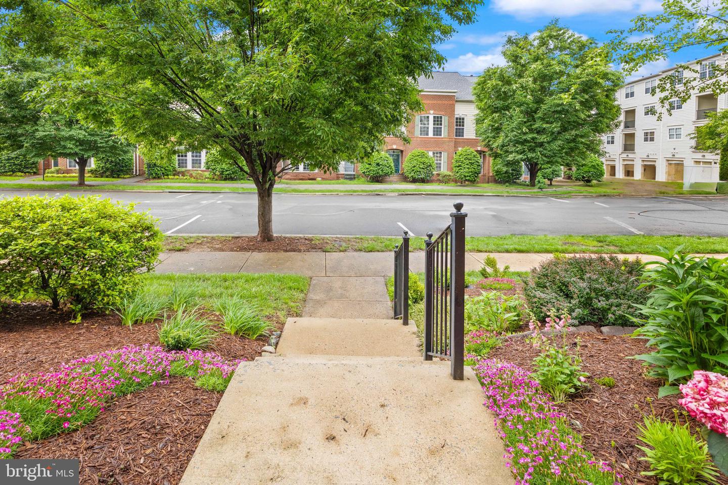 19436 COPPERMINE SQ, LEESBURG, Virginia 20176, 5 Bedrooms Bedrooms, ,4 BathroomsBathrooms,Residential,For sale,19436 COPPERMINE SQ,VALO2096680 MLS # VALO2096680