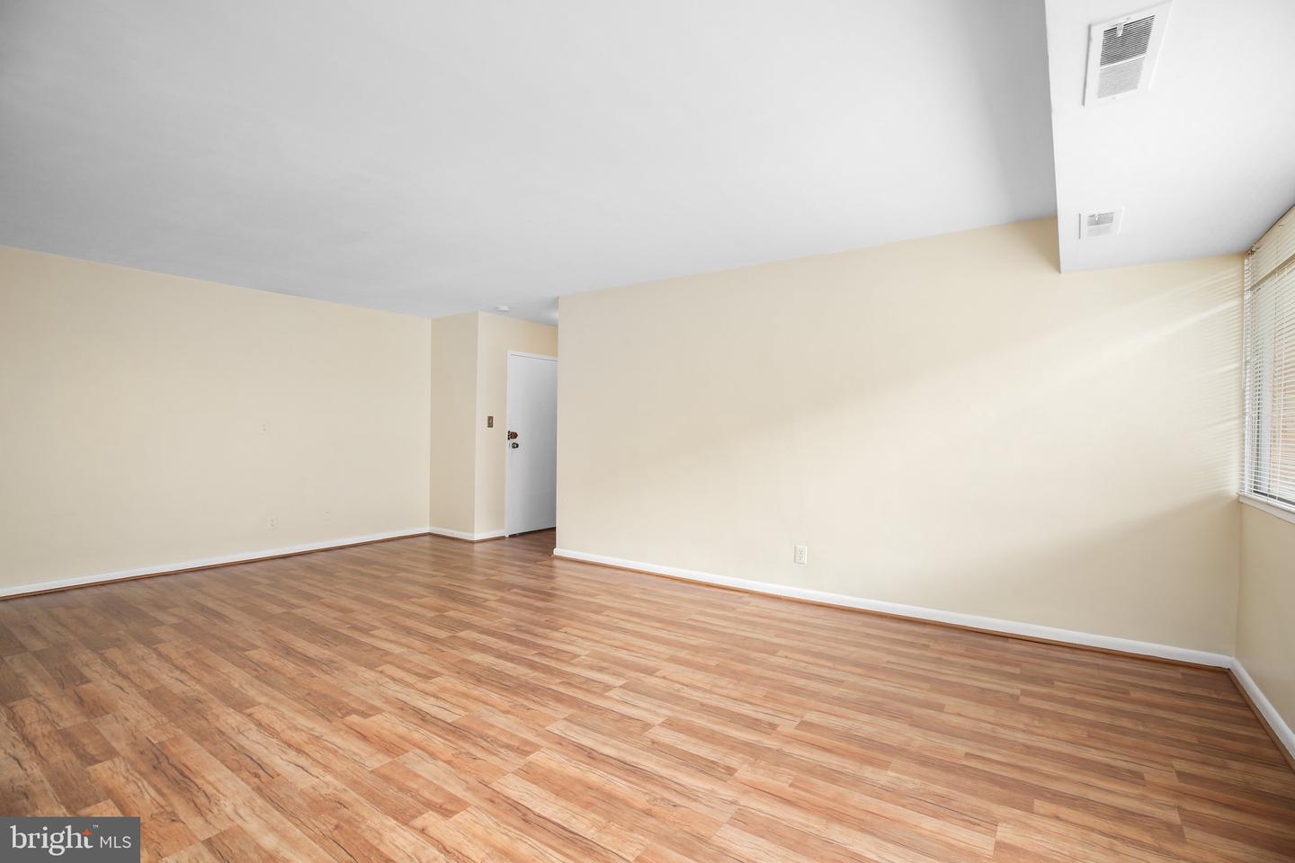 401 N ARMISTEAD ST #309, ALEXANDRIA, Virginia 22312, 1 Bedroom Bedrooms, ,1 BathroomBathrooms,Residential,For sale,401 N ARMISTEAD ST #309,VAAX2045464 MLS # VAAX2045464
