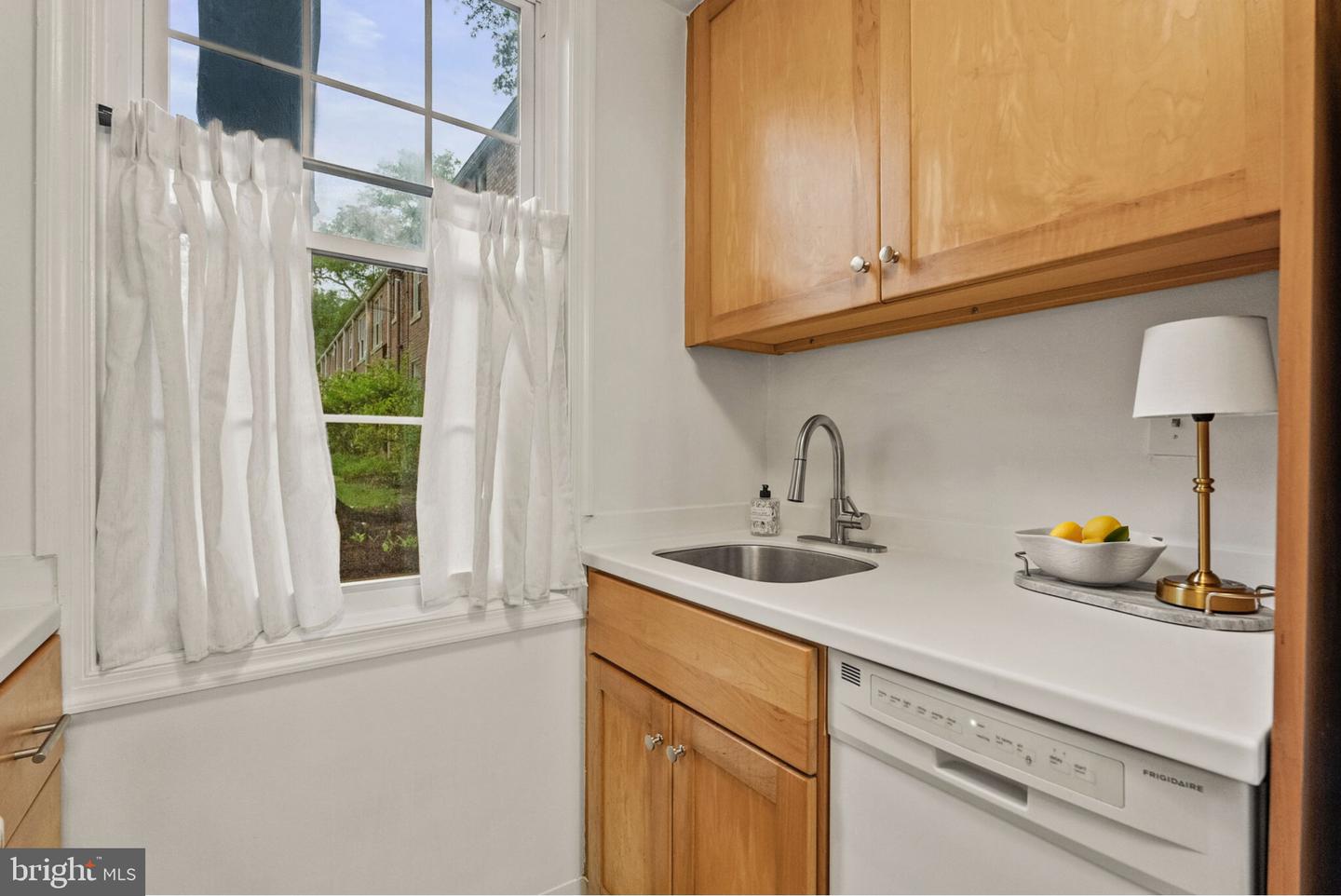 230 N THOMAS ST #230-3, ARLINGTON, Virginia 22203, 1 Bedroom Bedrooms, ,1 BathroomBathrooms,Residential,For sale,230 N THOMAS ST #230-3,VAAR2057544 MLS # VAAR2057544