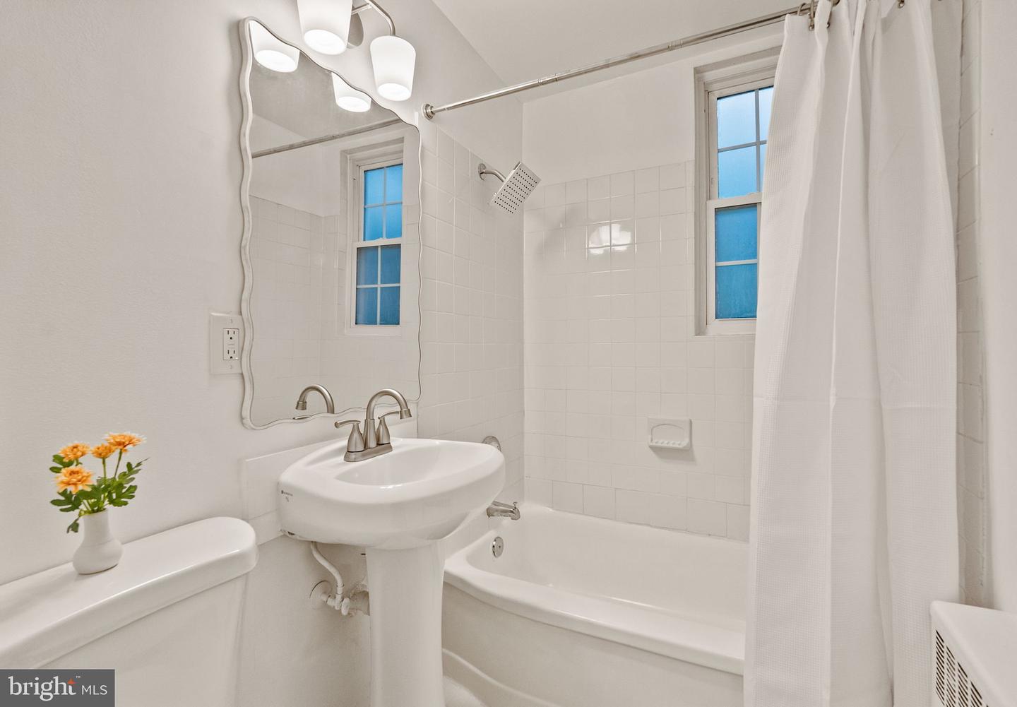 230 N THOMAS ST #230-3, ARLINGTON, Virginia 22203, 1 Bedroom Bedrooms, ,1 BathroomBathrooms,Residential,For sale,230 N THOMAS ST #230-3,VAAR2057544 MLS # VAAR2057544