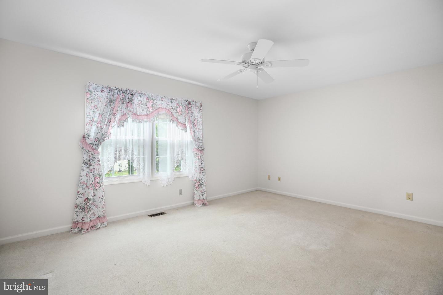 19 YOSEMITE LN, FREDERICKSBURG, Virginia 22408, 3 Bedrooms Bedrooms, ,2 BathroomsBathrooms,Residential,For sale,19 YOSEMITE LN,VASP2033184 MLS # VASP2033184