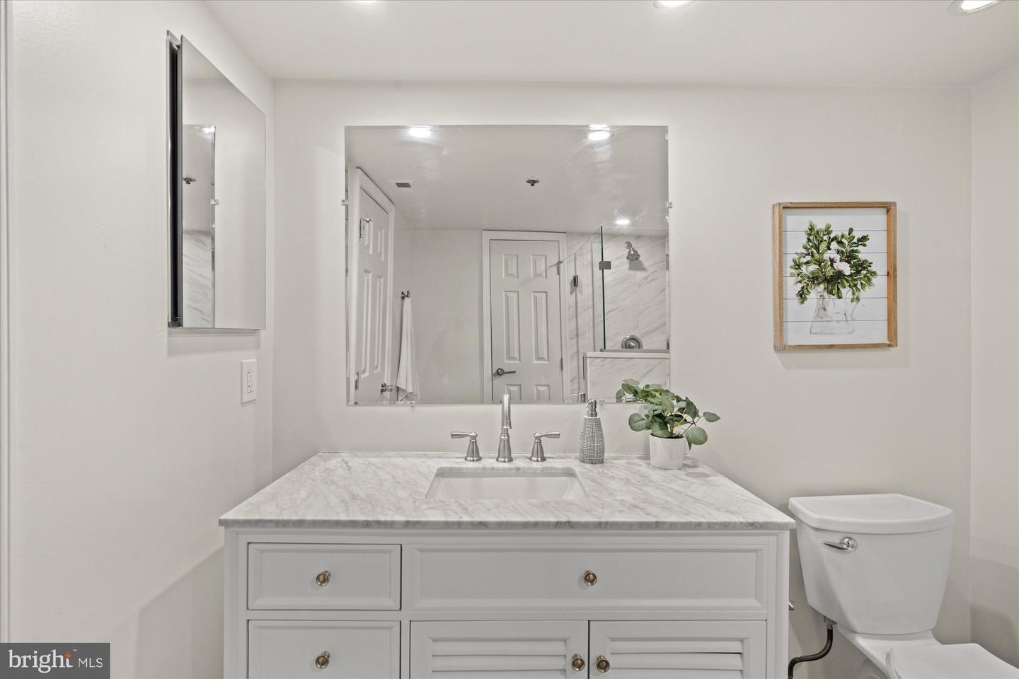 1200 BRADDOCK PL #512, ALEXANDRIA, Virginia 22314, 2 Bedrooms Bedrooms, 6 Rooms Rooms,2 BathroomsBathrooms,Residential,For sale,1200 BRADDOCK PL #512,VAAX2045418 MLS # VAAX2045418