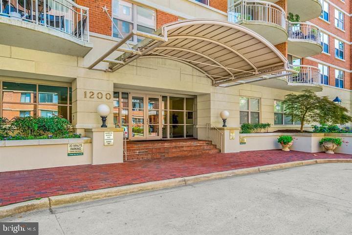 1200 BRADDOCK PL #512, ALEXANDRIA, Virginia 22314, 2 Bedrooms Bedrooms, 6 Rooms Rooms,2 BathroomsBathrooms,Residential,For sale,1200 BRADDOCK PL #512,VAAX2045418 MLS # VAAX2045418