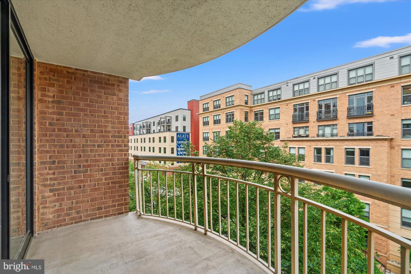 1200 BRADDOCK PL #512, ALEXANDRIA, Virginia 22314, 2 Bedrooms Bedrooms, 6 Rooms Rooms,2 BathroomsBathrooms,Residential,For sale,1200 BRADDOCK PL #512,VAAX2045418 MLS # VAAX2045418