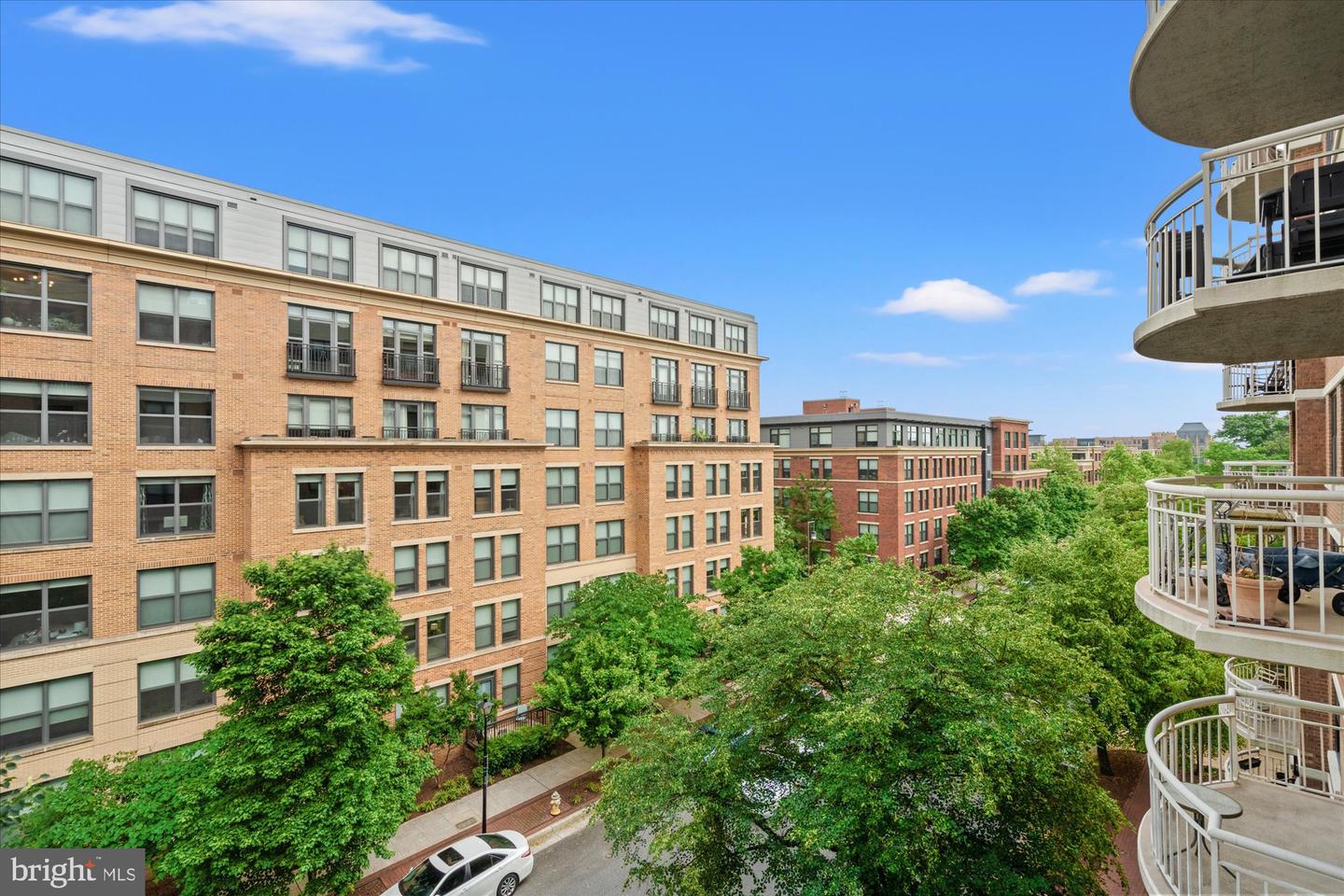 1200 BRADDOCK PL #512, ALEXANDRIA, Virginia 22314, 2 Bedrooms Bedrooms, 6 Rooms Rooms,2 BathroomsBathrooms,Residential,For sale,1200 BRADDOCK PL #512,VAAX2045418 MLS # VAAX2045418
