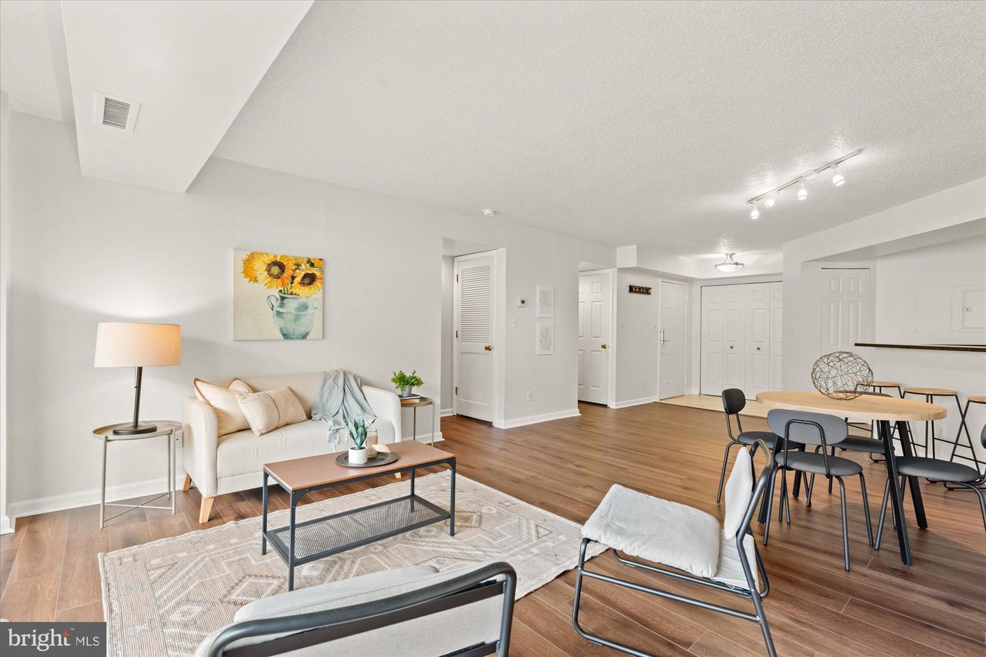 1200 BRADDOCK PL #512, ALEXANDRIA, Virginia 22314, 2 Bedrooms Bedrooms, 6 Rooms Rooms,2 BathroomsBathrooms,Residential,For sale,1200 BRADDOCK PL #512,VAAX2045418 MLS # VAAX2045418