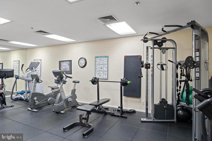 1200 BRADDOCK PL #512, ALEXANDRIA, Virginia 22314, 2 Bedrooms Bedrooms, 6 Rooms Rooms,2 BathroomsBathrooms,Residential,For sale,1200 BRADDOCK PL #512,VAAX2045418 MLS # VAAX2045418