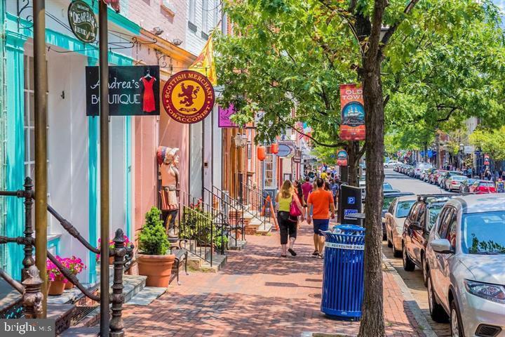 1200 BRADDOCK PL #512, ALEXANDRIA, Virginia 22314, 2 Bedrooms Bedrooms, 6 Rooms Rooms,2 BathroomsBathrooms,Residential,For sale,1200 BRADDOCK PL #512,VAAX2045418 MLS # VAAX2045418