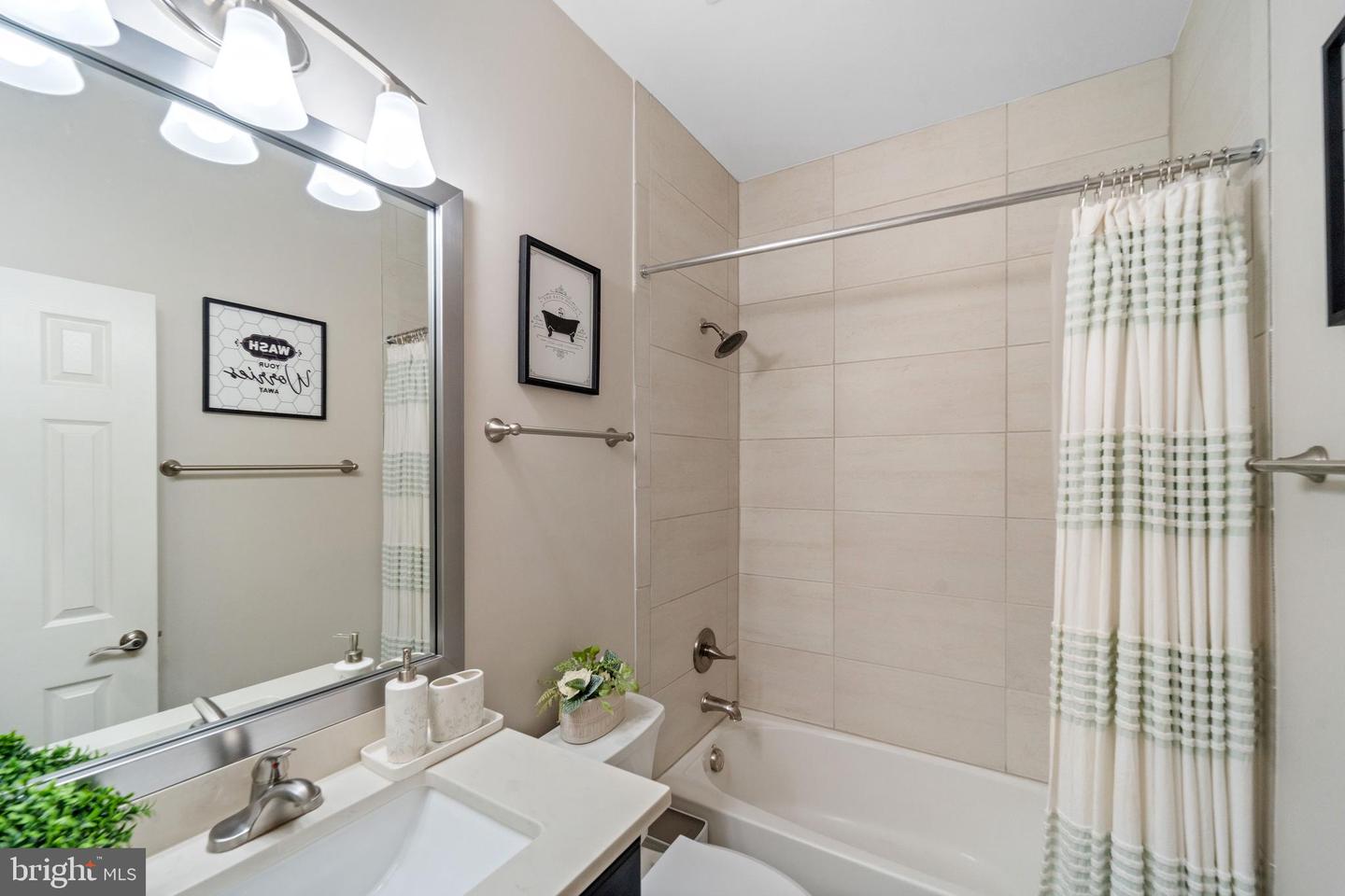 3000 TIGER CT, WOODBRIDGE, Virginia 22192, 7 Bedrooms Bedrooms, ,4 BathroomsBathrooms,Residential,For sale,3000 TIGER CT,VAPW2094844 MLS # VAPW2094844