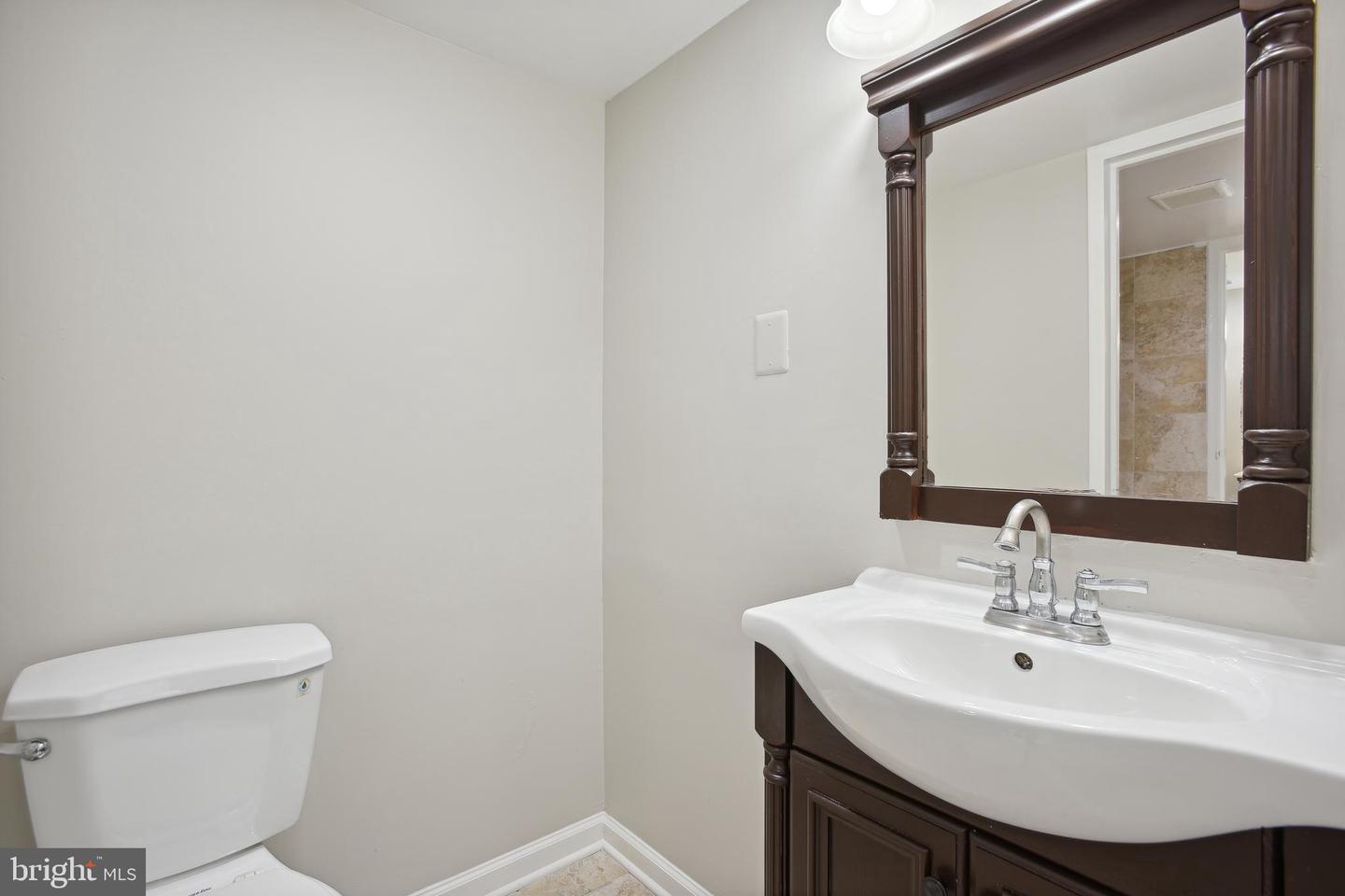 609 CENTER ST #104, HERNDON, Virginia 20170, 2 Bedrooms Bedrooms, ,1 BathroomBathrooms,Residential,For sale,609 CENTER ST #104,VAFX2241488 MLS # VAFX2241488