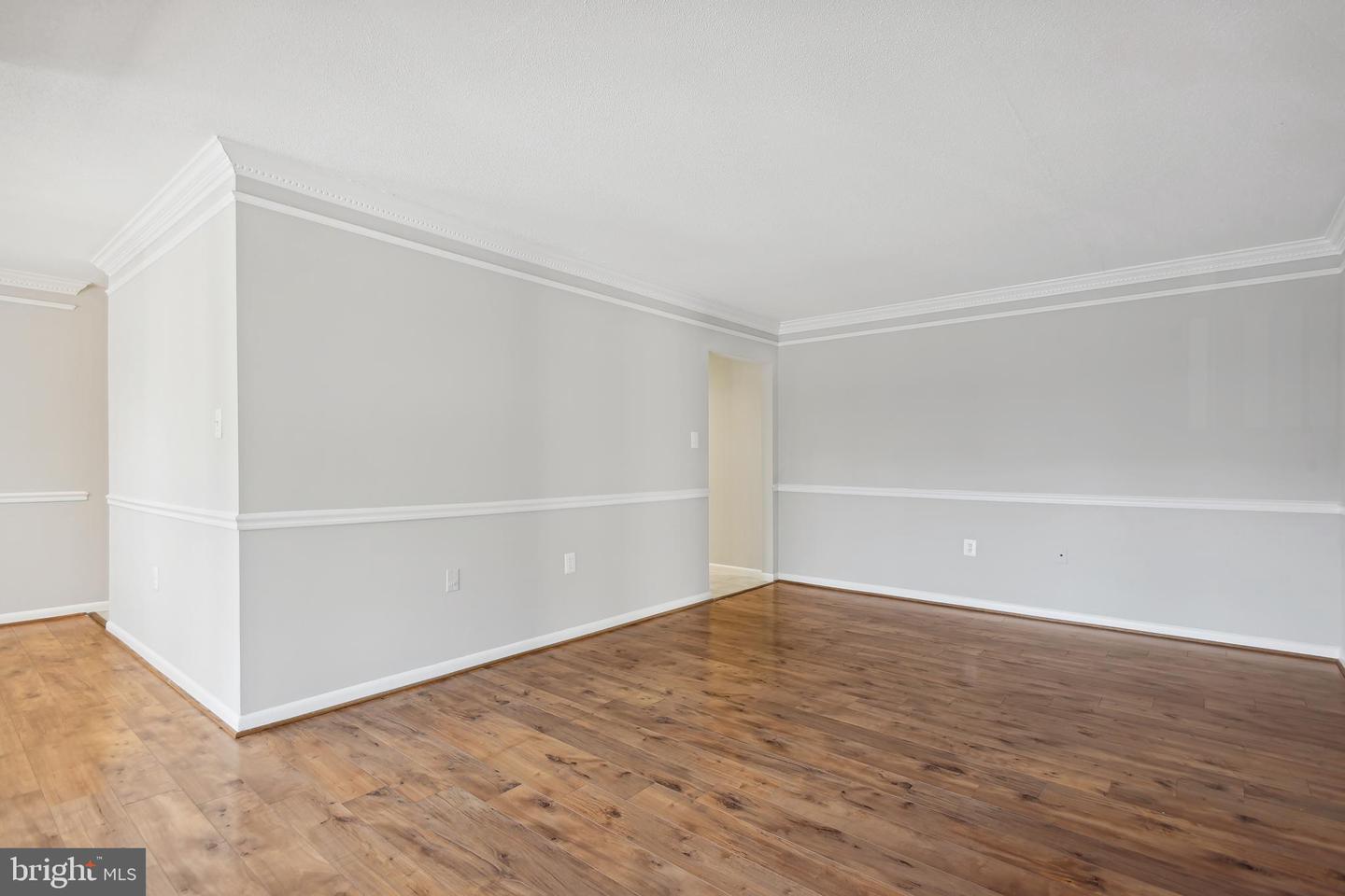 609 CENTER ST #104, HERNDON, Virginia 20170, 2 Bedrooms Bedrooms, ,1 BathroomBathrooms,Residential,For sale,609 CENTER ST #104,VAFX2241488 MLS # VAFX2241488