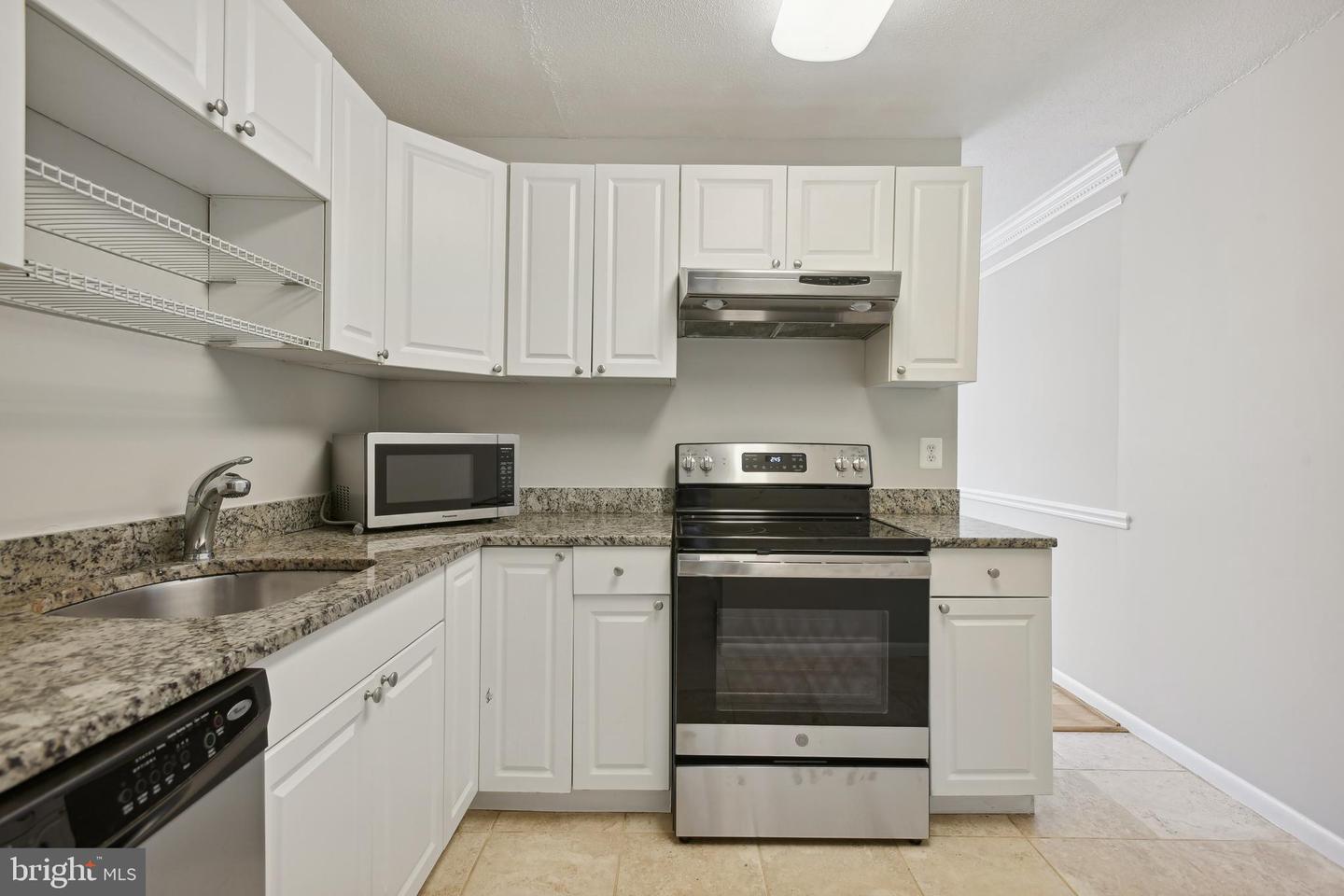 609 CENTER ST #104, HERNDON, Virginia 20170, 2 Bedrooms Bedrooms, ,1 BathroomBathrooms,Residential,For sale,609 CENTER ST #104,VAFX2241488 MLS # VAFX2241488