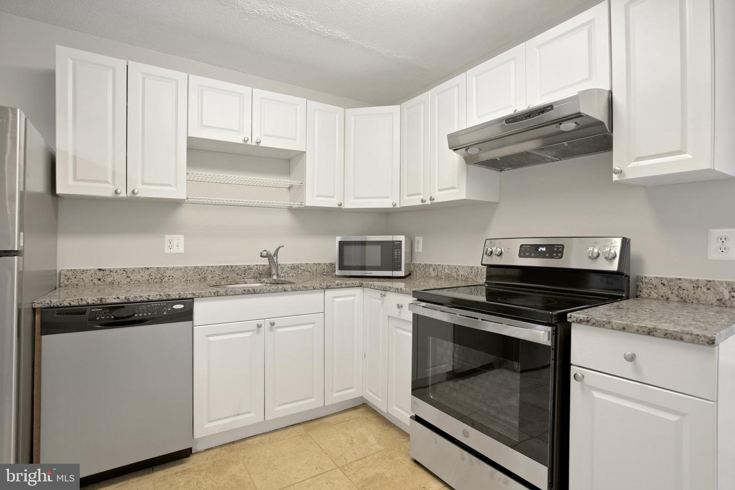 609 CENTER ST #104, HERNDON, Virginia 20170, 2 Bedrooms Bedrooms, ,1 BathroomBathrooms,Residential,For sale,609 CENTER ST #104,VAFX2241488 MLS # VAFX2241488