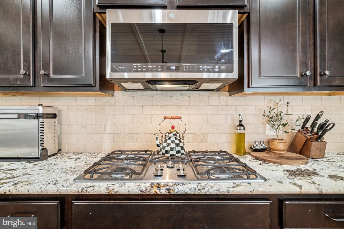 517 APRICOT ST, STAFFORD, Virginia 22554, 5 Bedrooms Bedrooms, ,4 BathroomsBathrooms,Residential,For sale,517 APRICOT ST,VAST2038926 MLS # VAST2038926