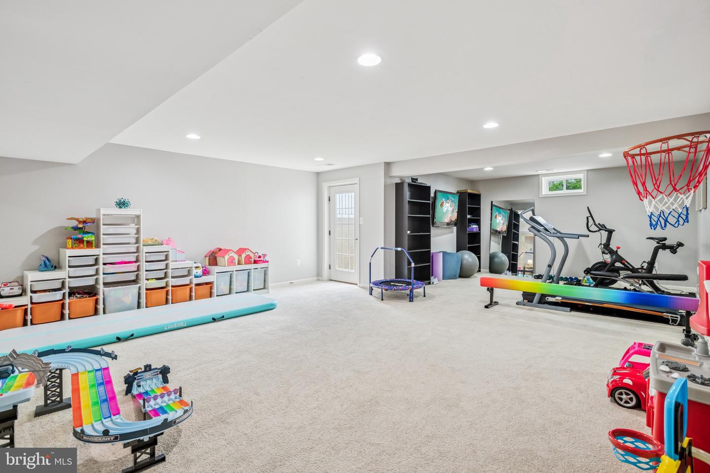 517 APRICOT ST, STAFFORD, Virginia 22554, 5 Bedrooms Bedrooms, ,4 BathroomsBathrooms,Residential,For sale,517 APRICOT ST,VAST2038926 MLS # VAST2038926