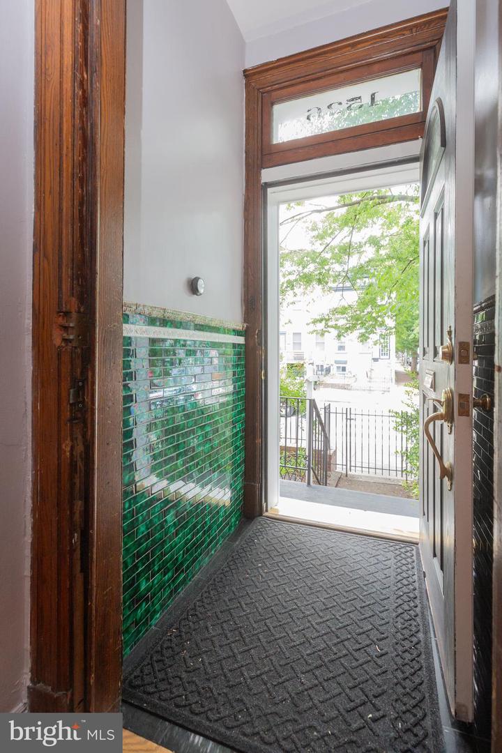 1526 1ST ST NW, WASHINGTON, District Of Columbia 20001, 3 Bedrooms Bedrooms, ,2 BathroomsBathrooms,Residential,For sale,1526 1ST ST NW,DCDC2201076 MLS # DCDC2201076
