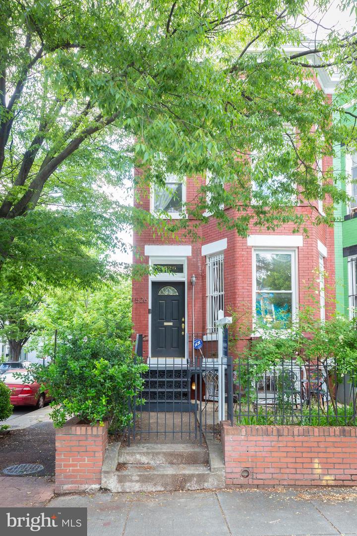 1526 1ST ST NW, WASHINGTON, District Of Columbia 20001, 3 Bedrooms Bedrooms, ,2 BathroomsBathrooms,Residential,For sale,1526 1ST ST NW,DCDC2201076 MLS # DCDC2201076